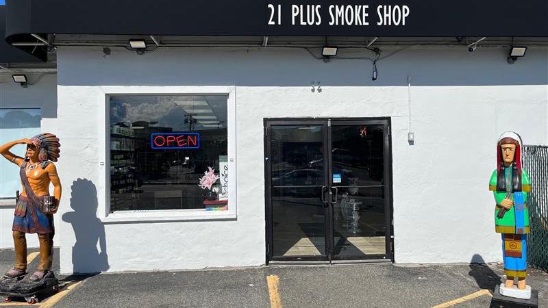21 Plus Smoke Shop