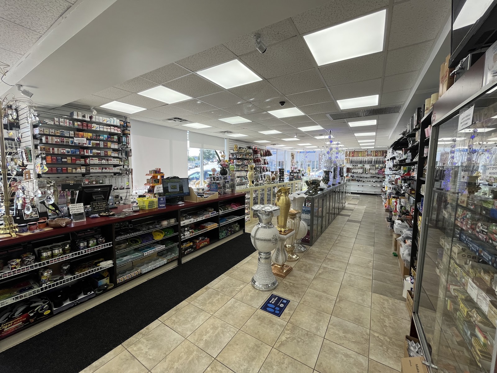 21 Plus Smoke Shop photo 3