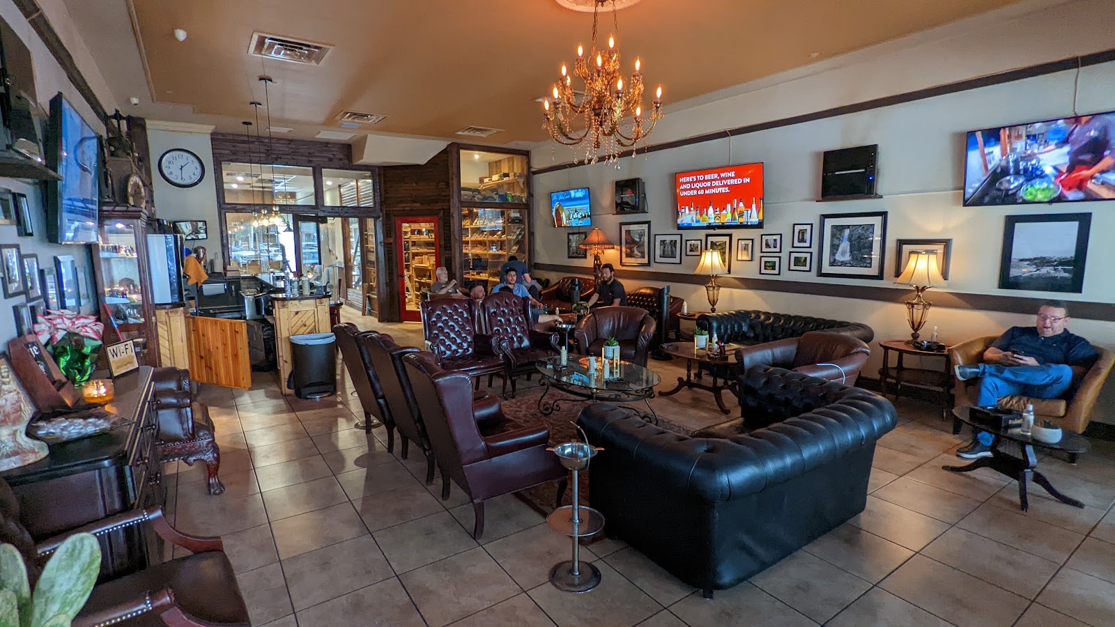 3 Islas Cigar Lounge photo 3
