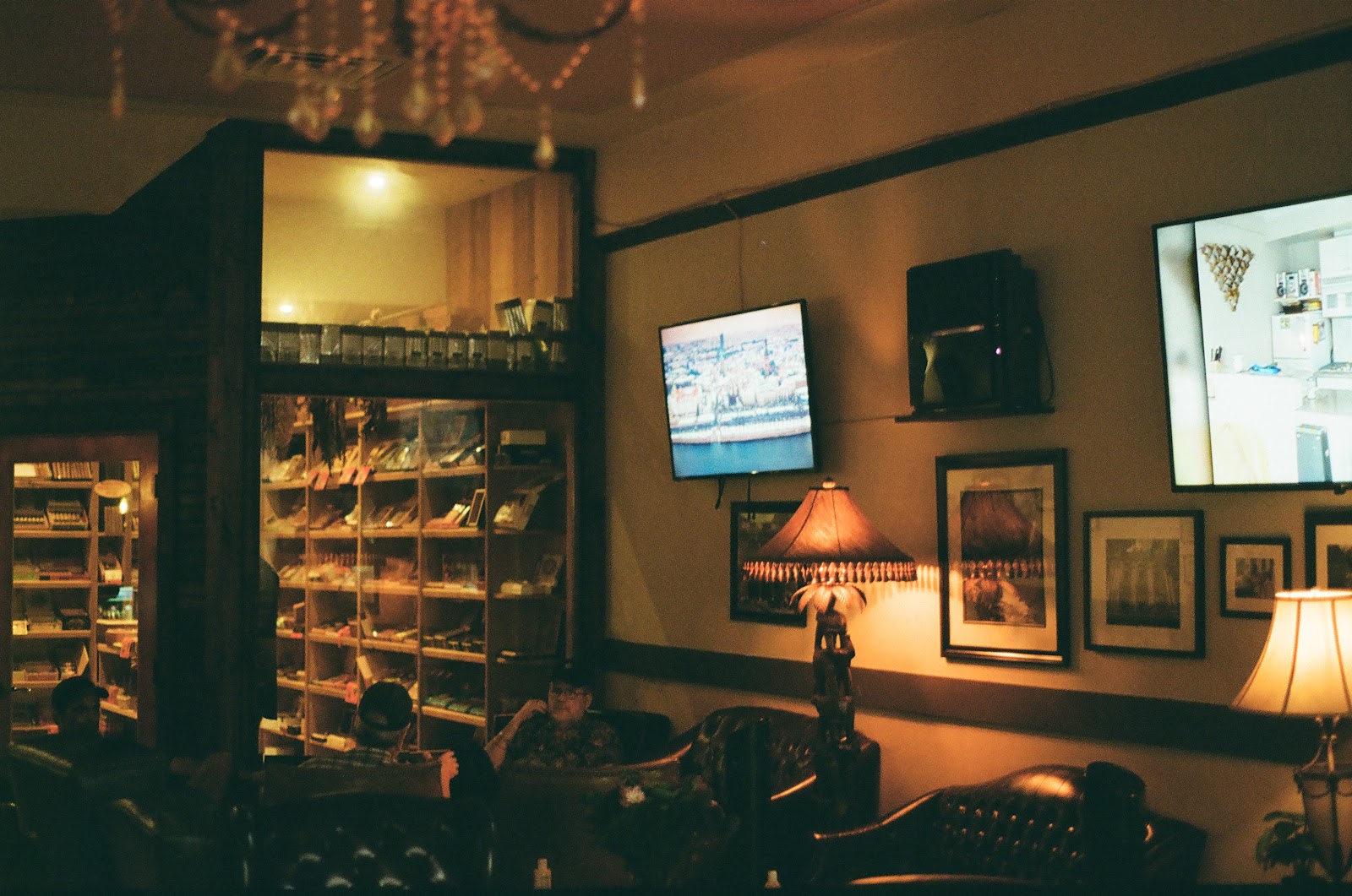3 Islas Cigar Lounge photo 8