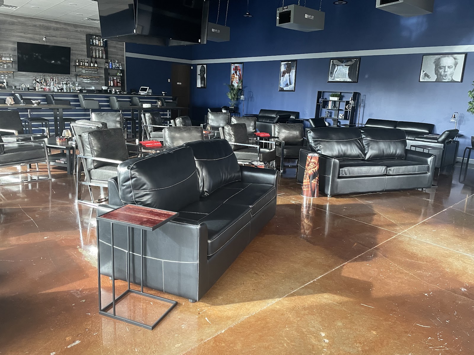 4 Gents Cigar Bar & Lounge photo 8