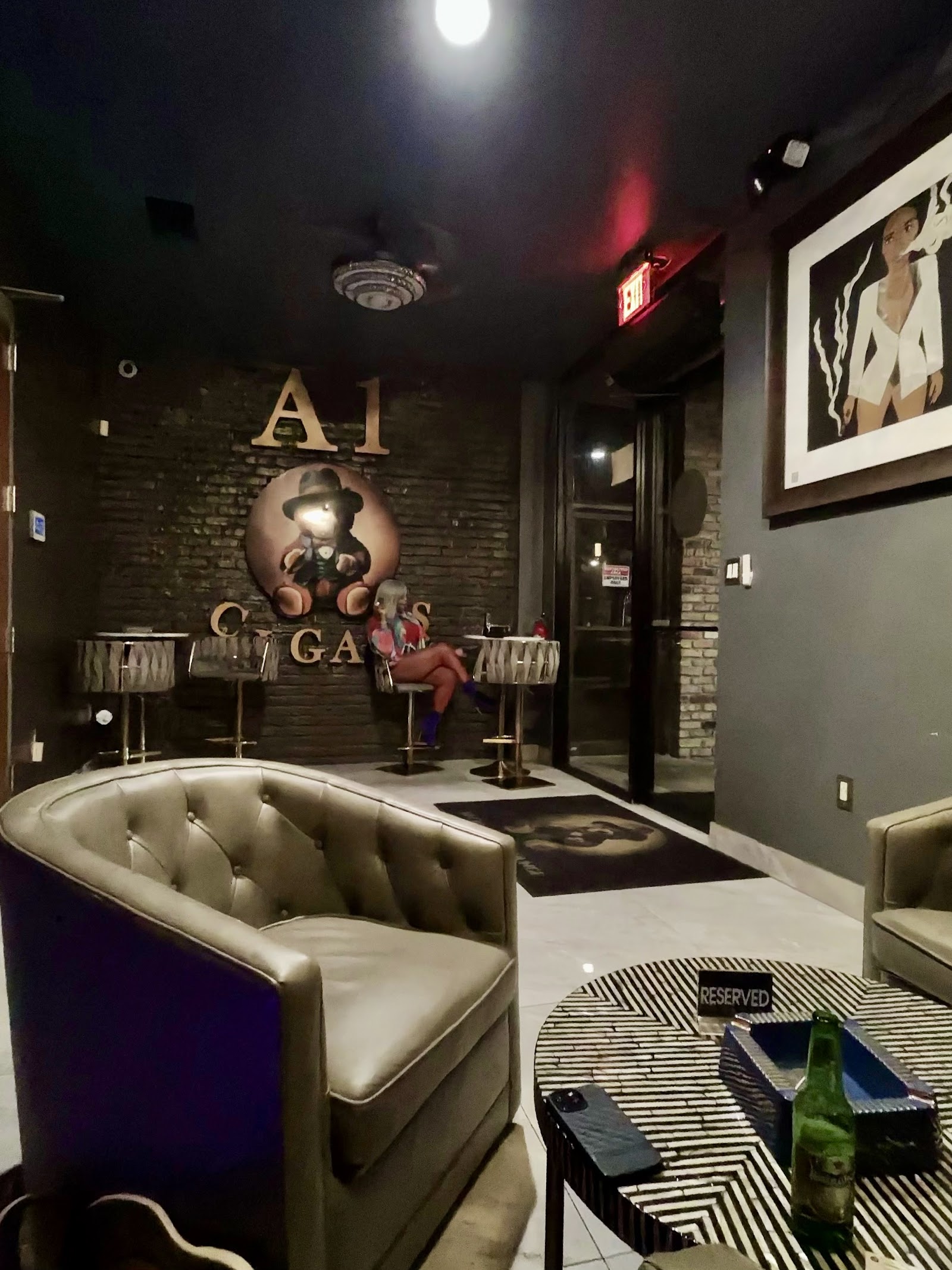 A1 Cigar Lounge photo 8