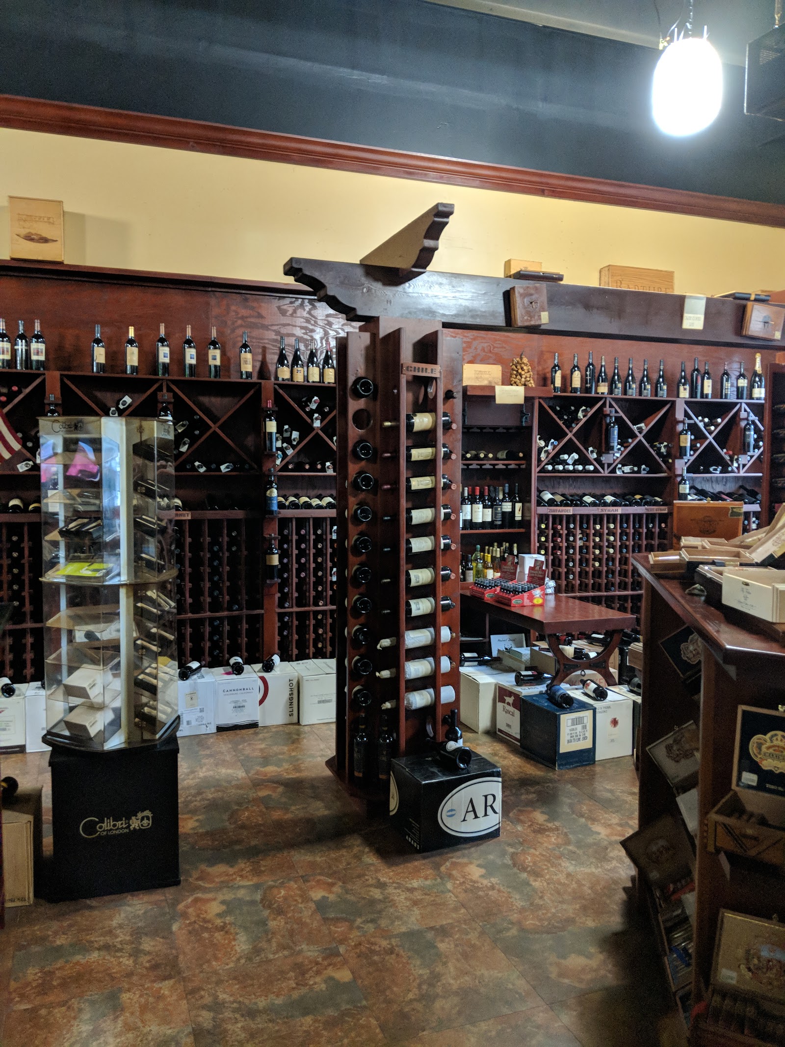 Aficionado Prem Cigars & Wine photo 4