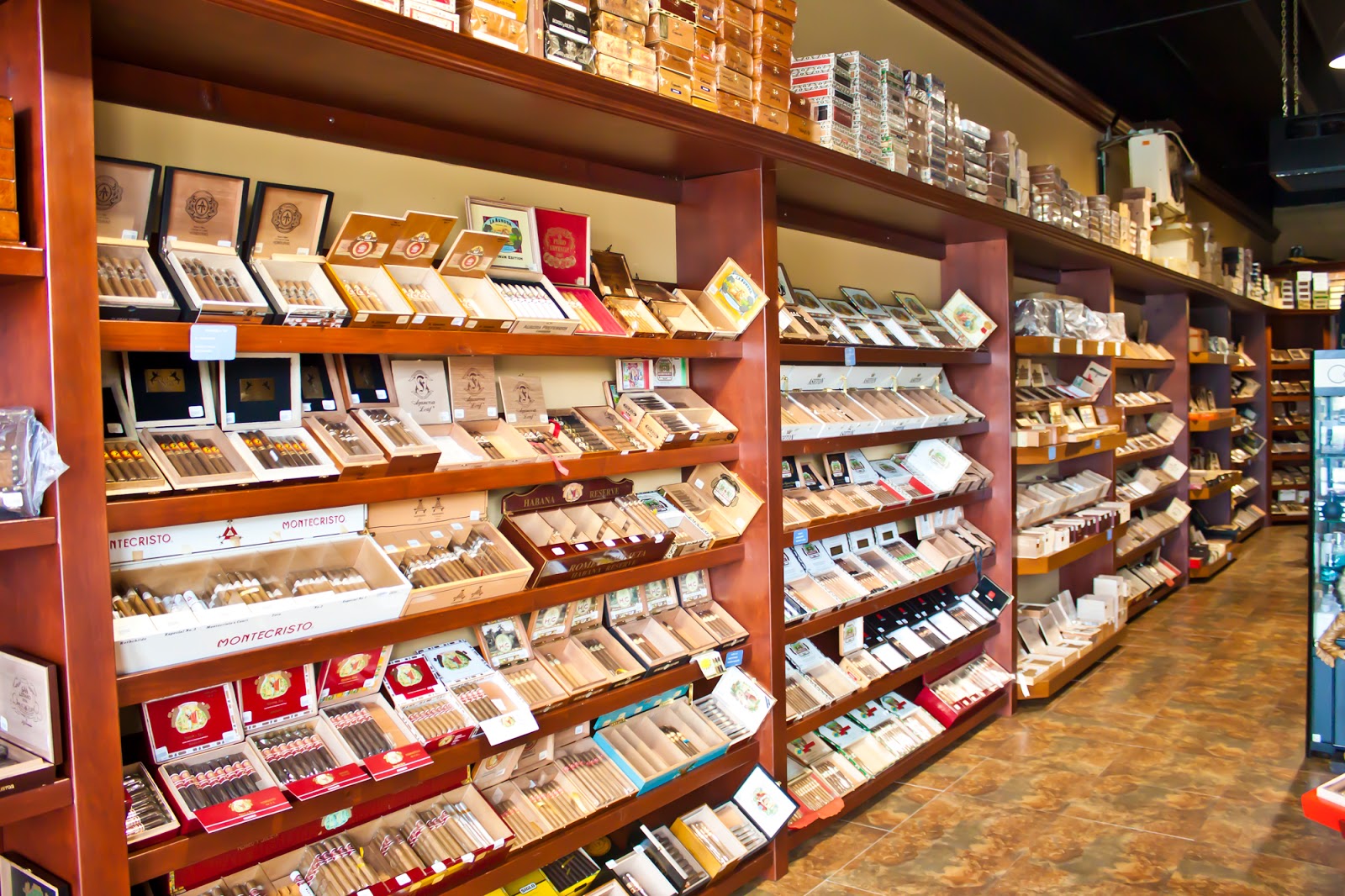 Aficionado Prem Cigars & Wine photo 6