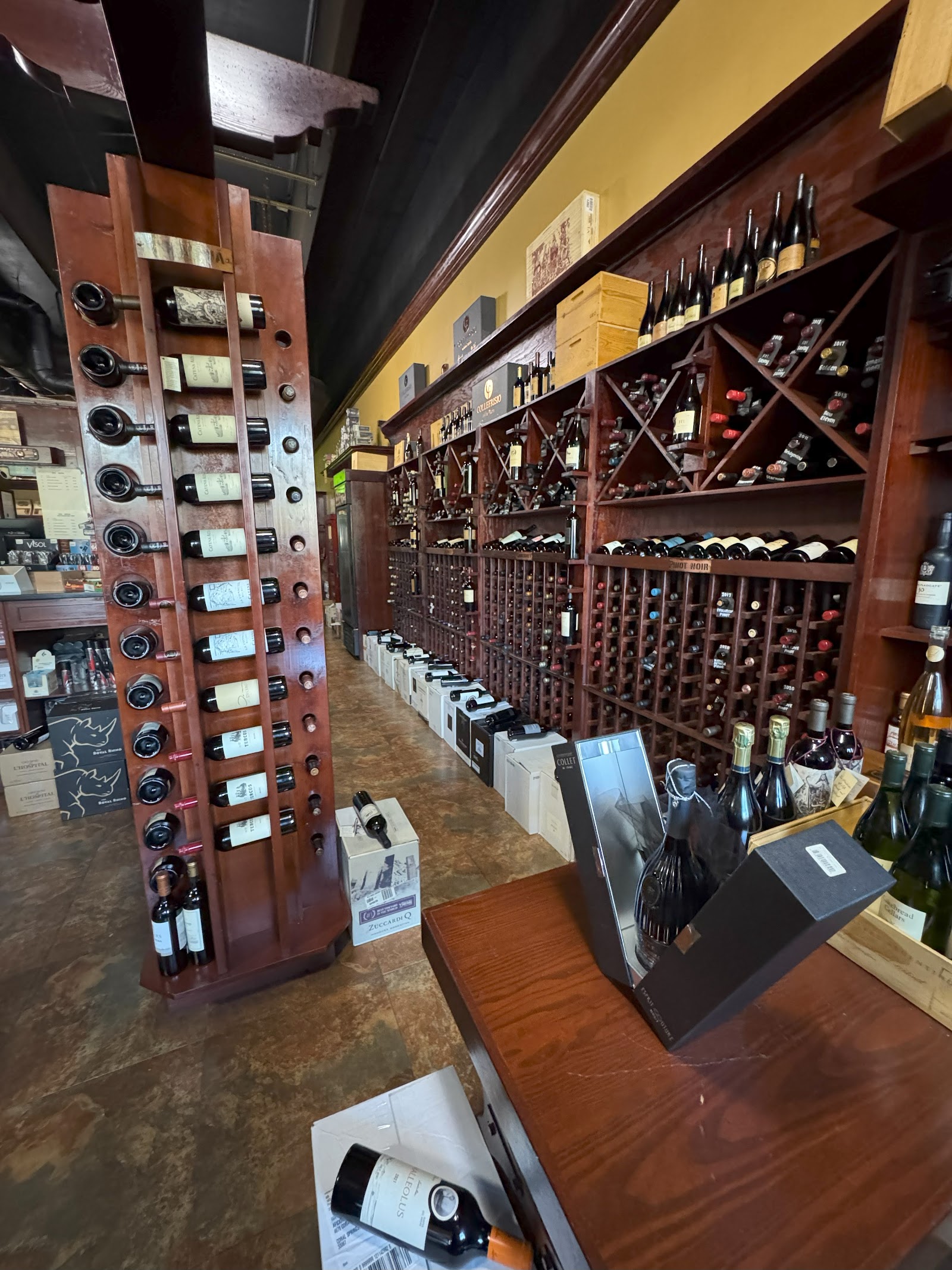 Aficionado Prem Cigars & Wine photo 7
