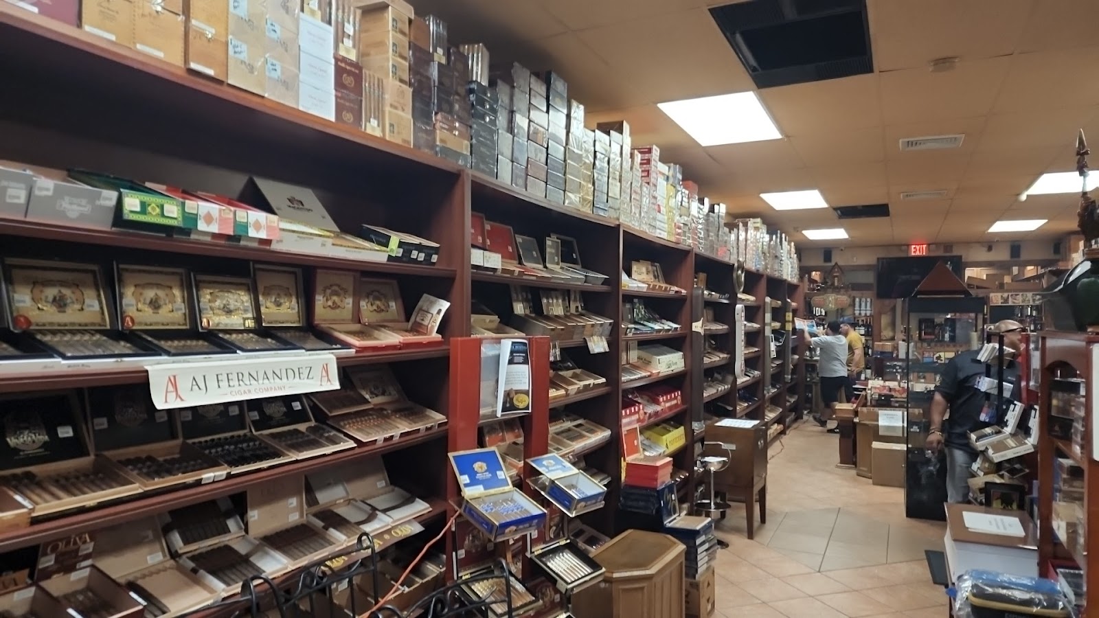 Aficionado's Premium Cigars photo 7