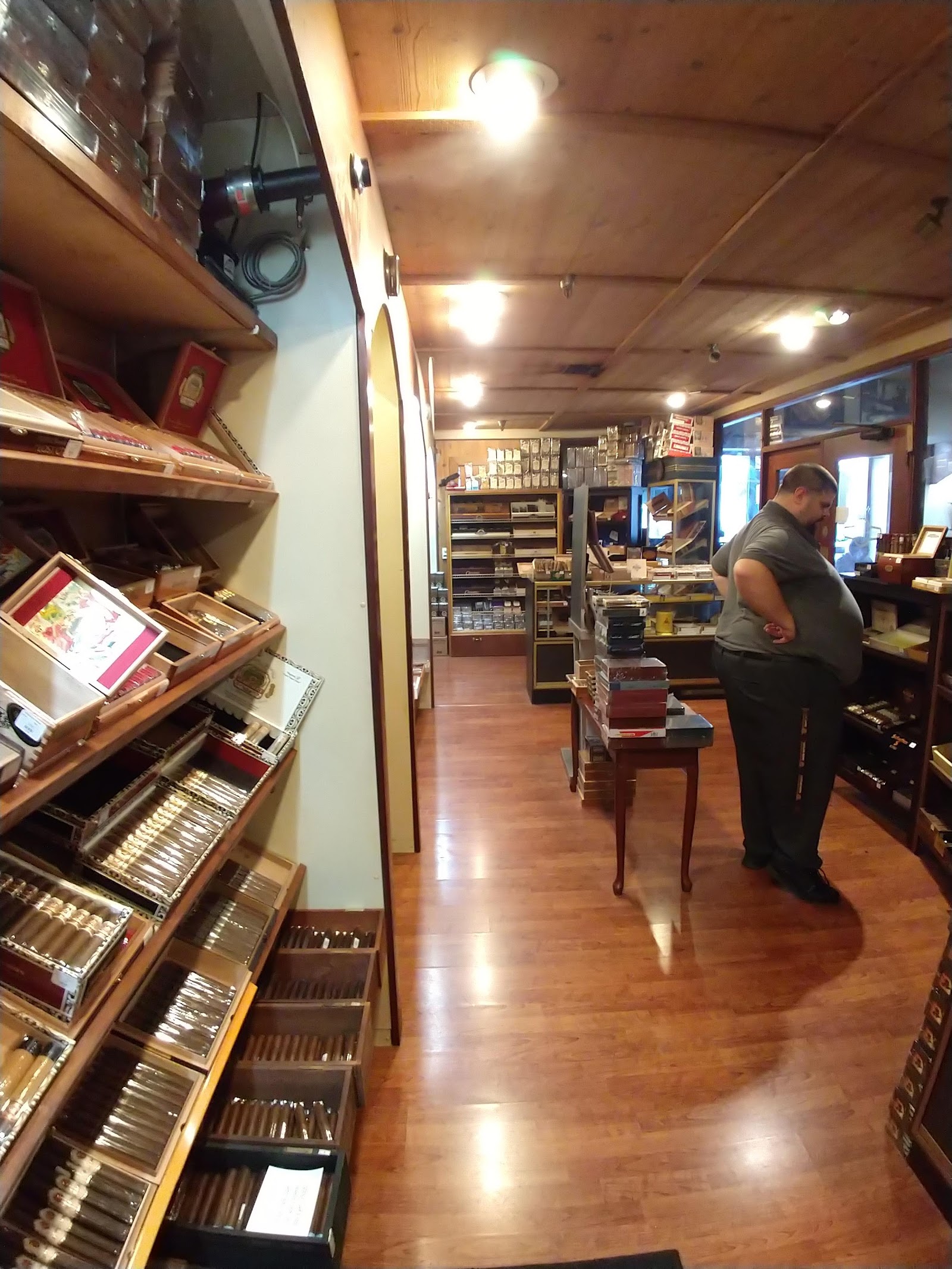 Anthony's Cigar Emporium - Broadway Blvd photo 3