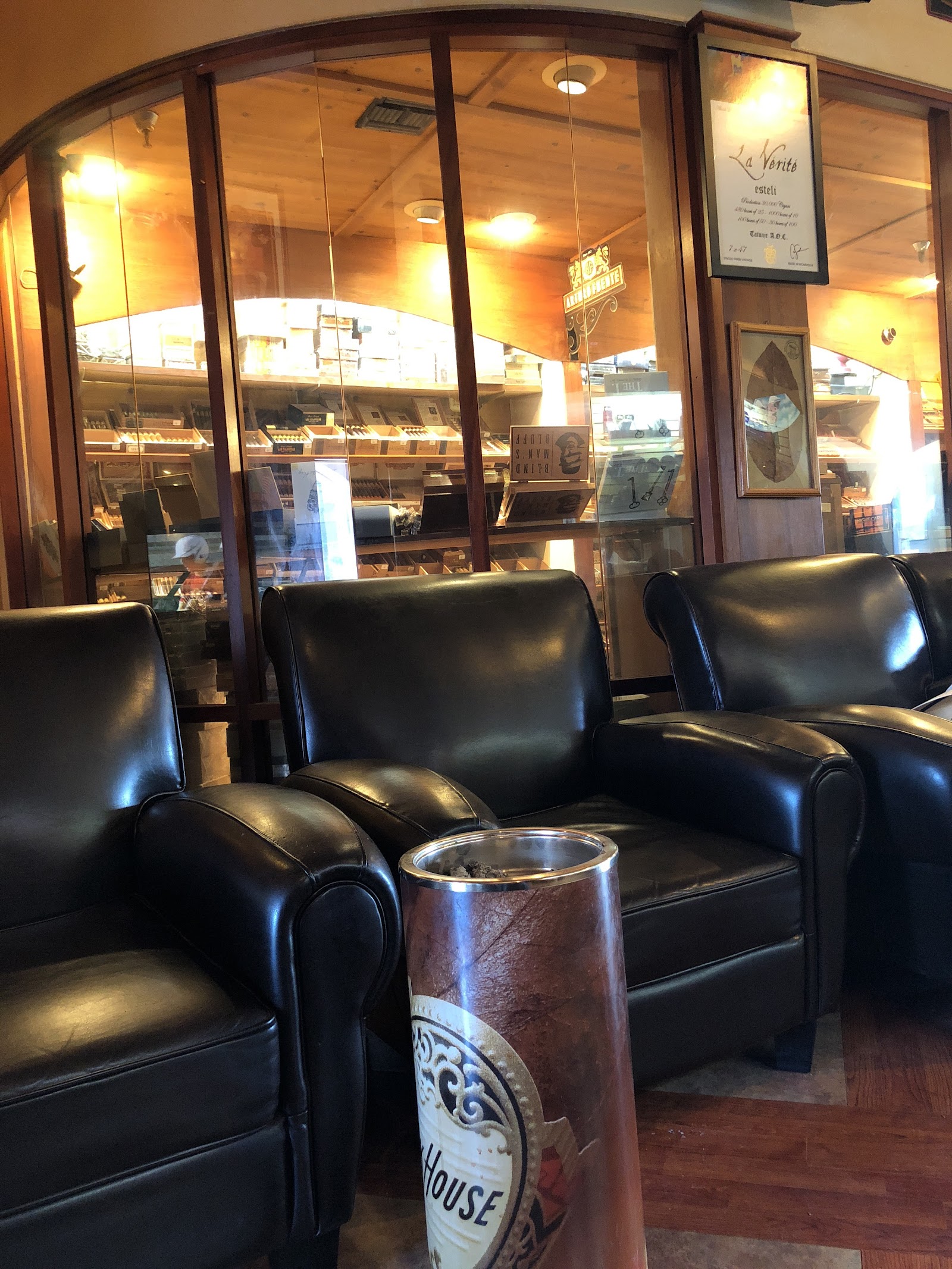 Anthony's Cigar Emporium - Broadway Blvd photo 5
