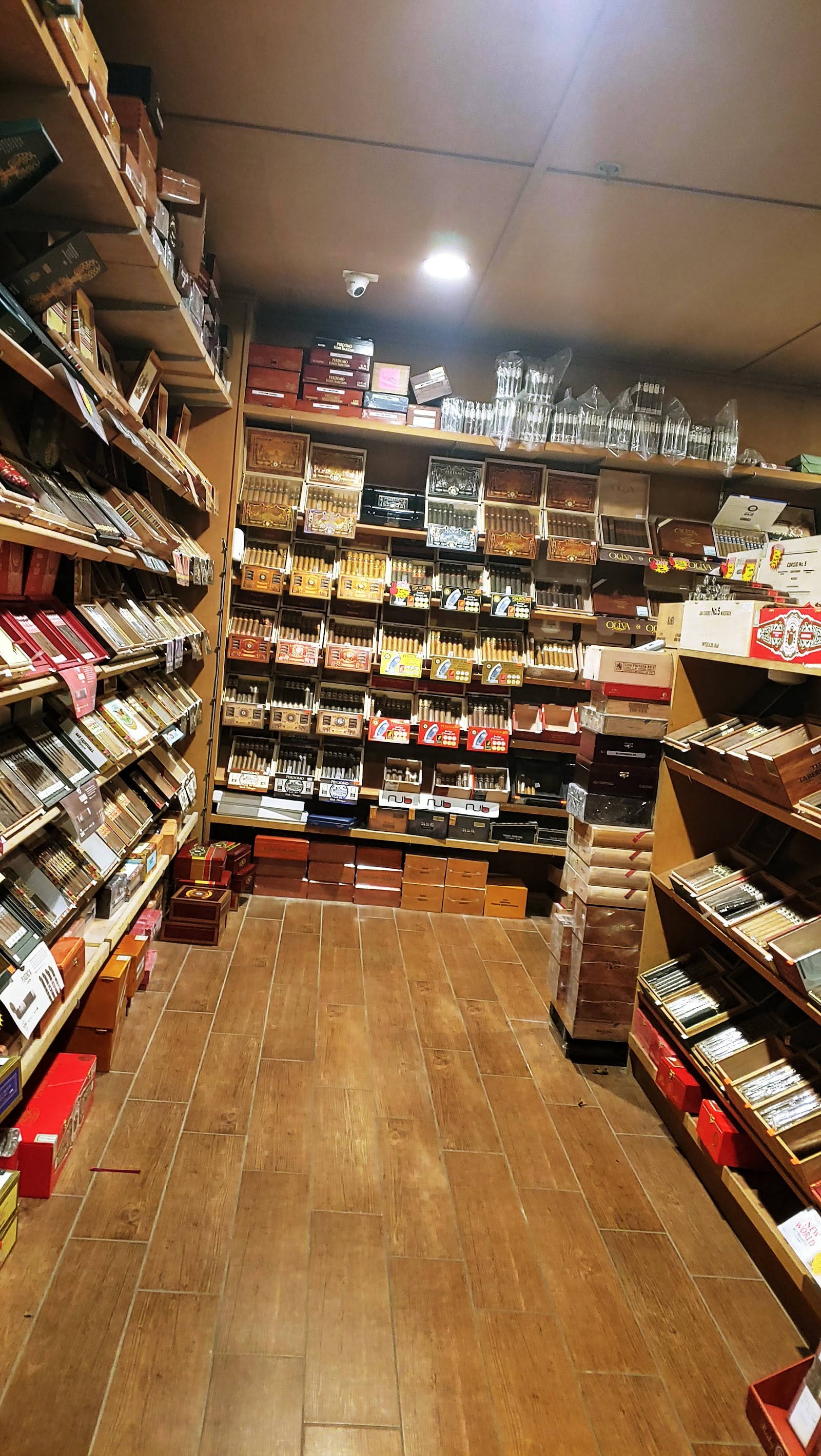 Aphelion Cigar Lounge photo 6
