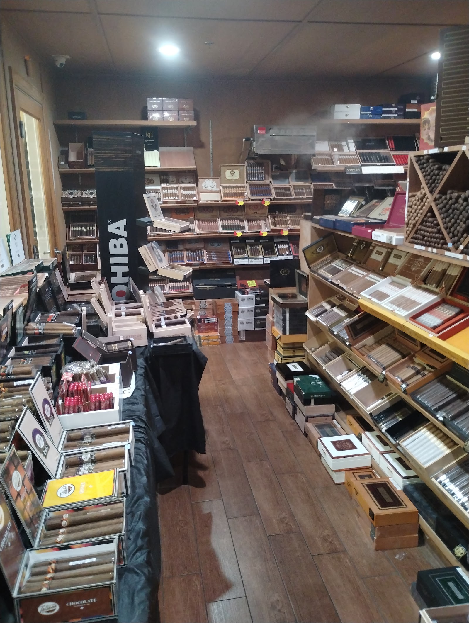 Aphelion Cigar Lounge photo 9