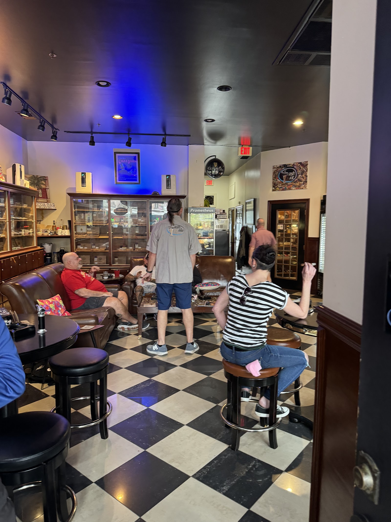 Ash & Ale Lounge, LLC photo 7
