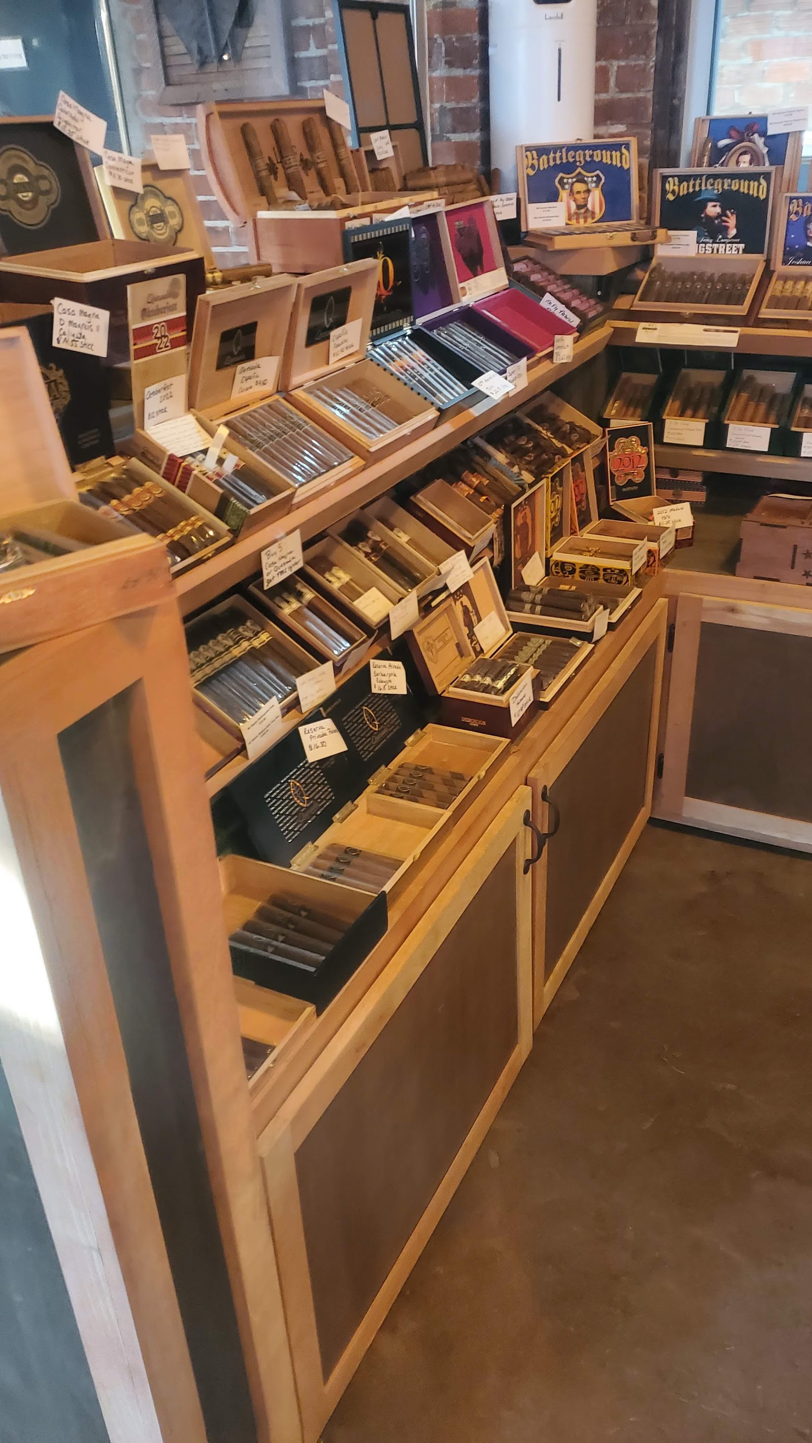 Ash & Anvil Cigars photo 4