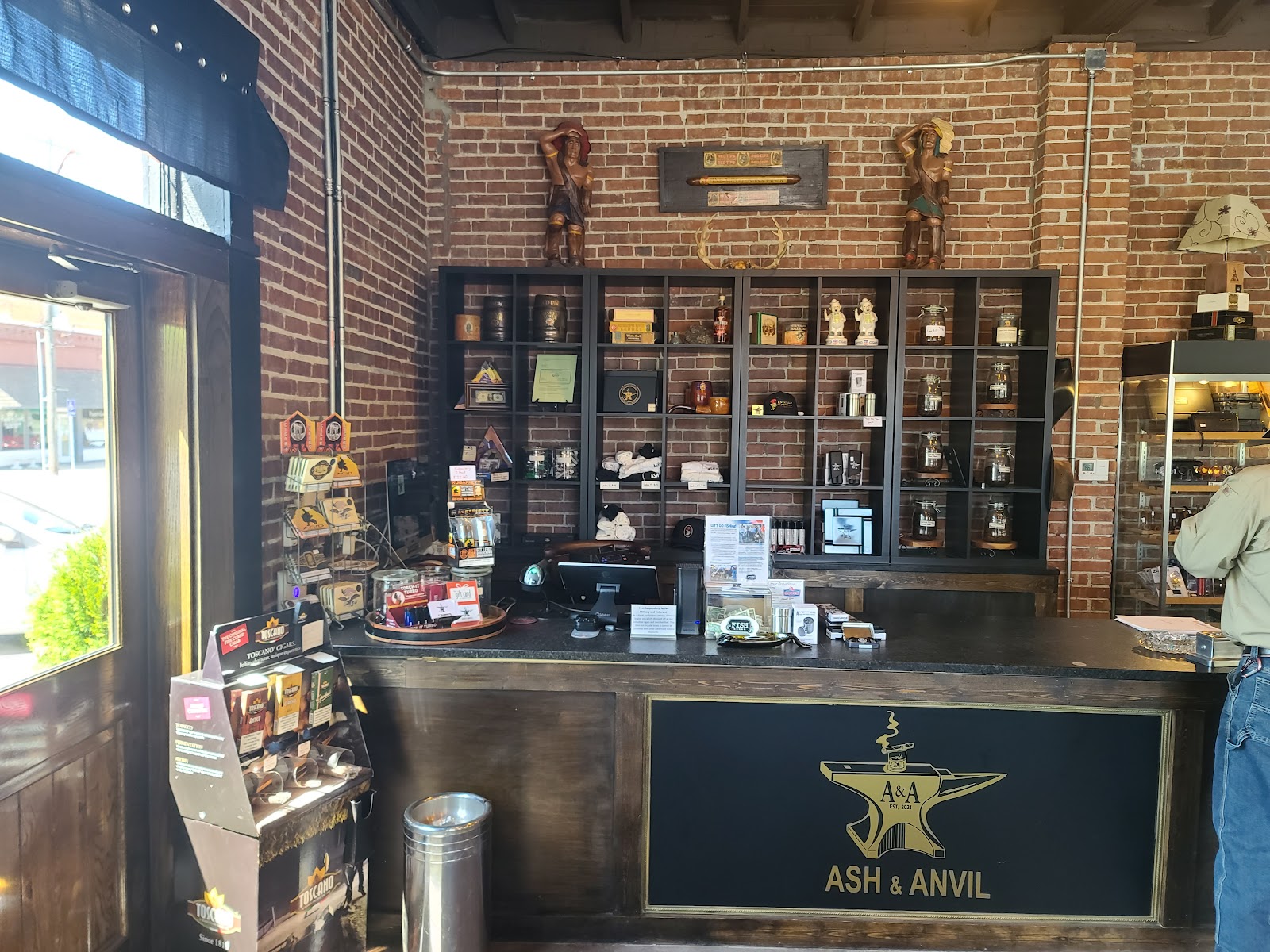 Ash & Anvil Cigars photo 9