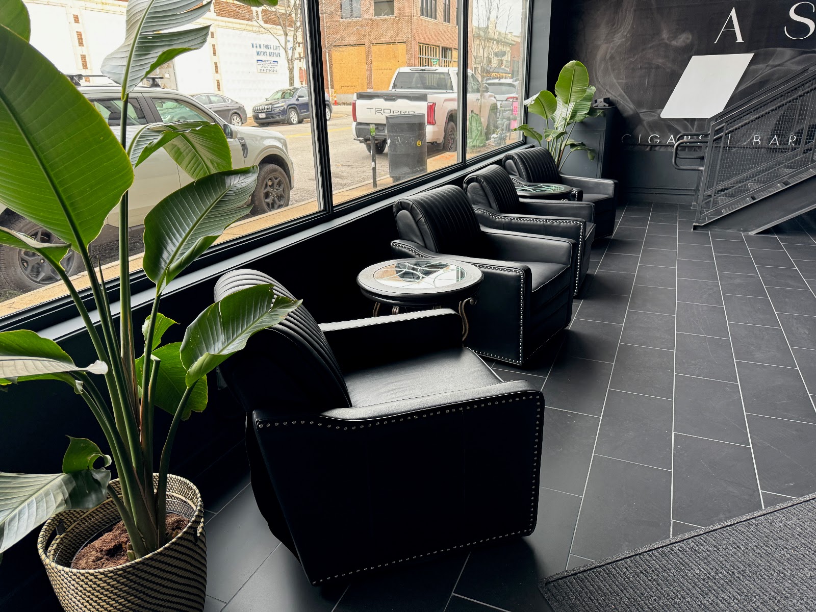 Ash Cigar & Bar Lounge photo 9
