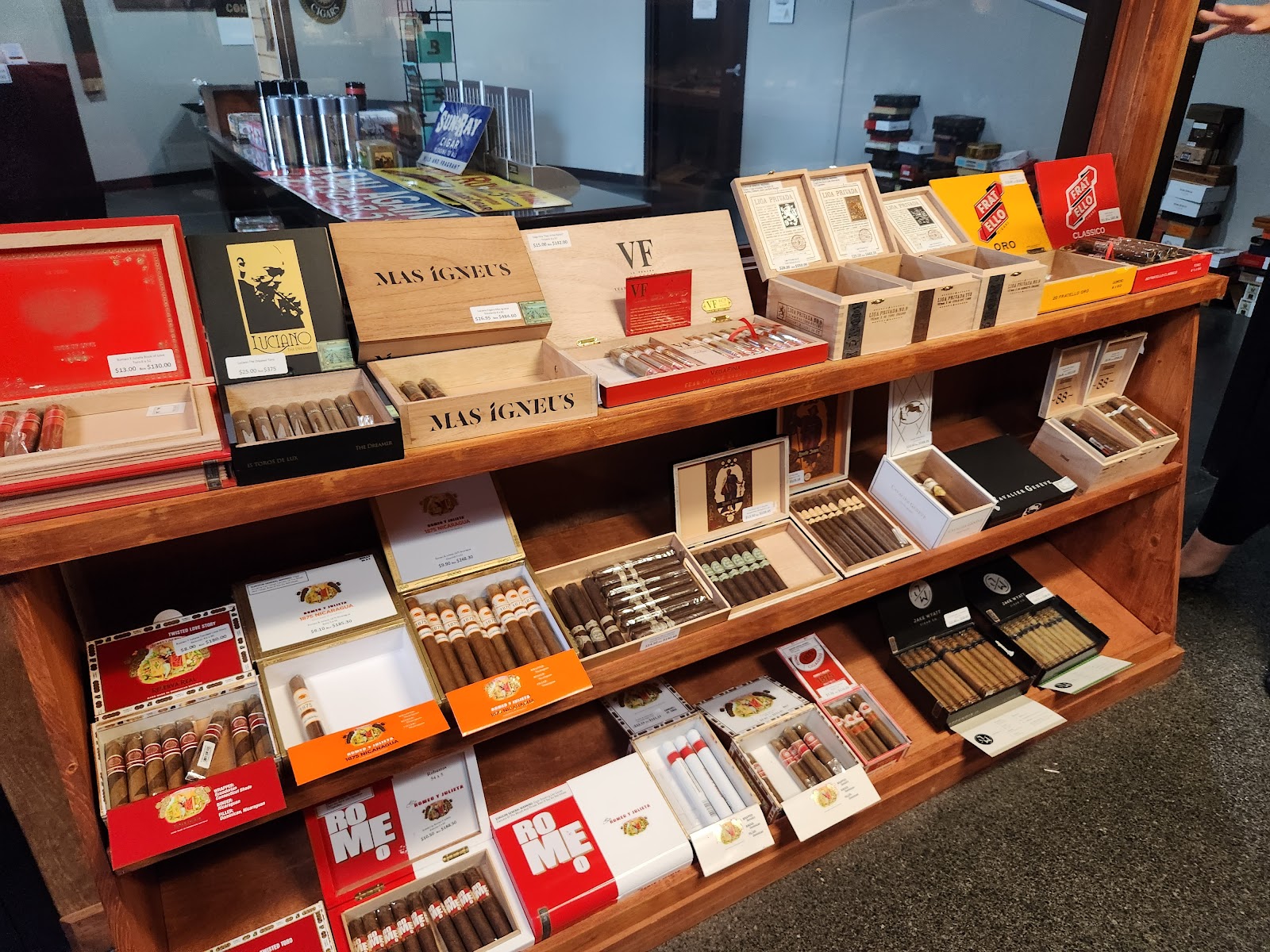 Ash Cigars KC photo 2