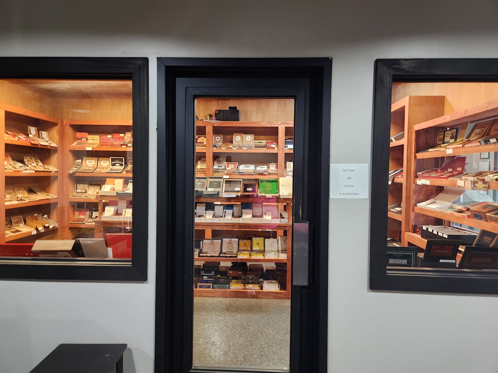 Ash Cigars KC photo 3