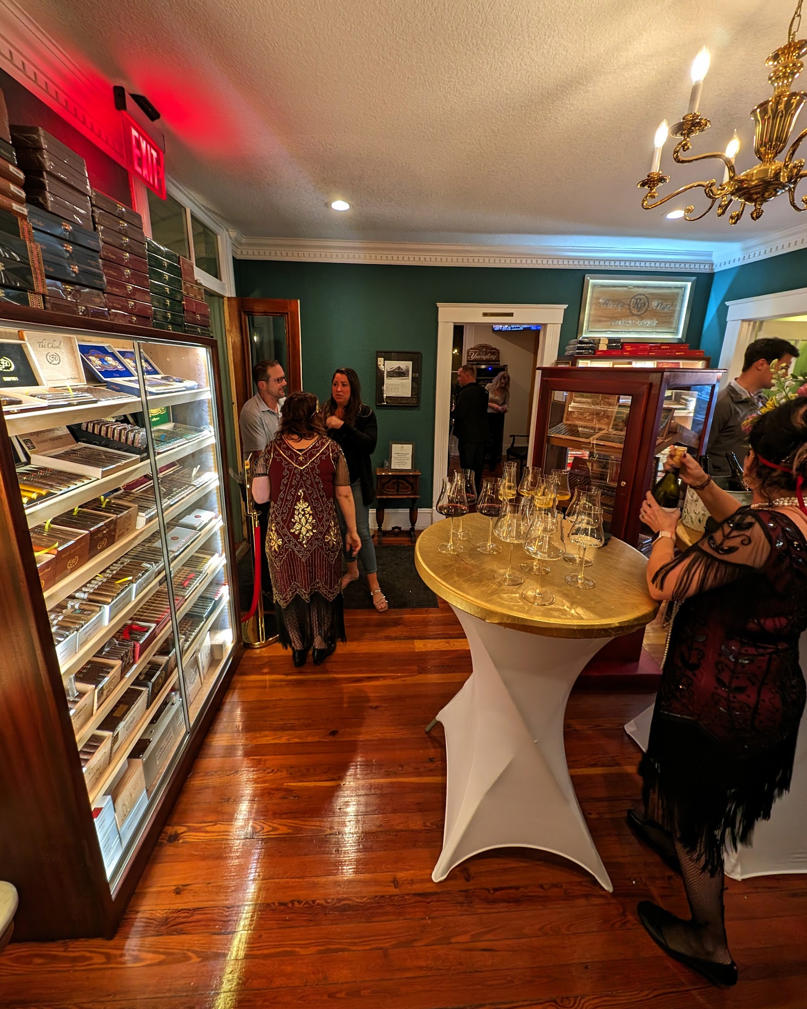 Ash Street Cigar Parlor LLC photo 10