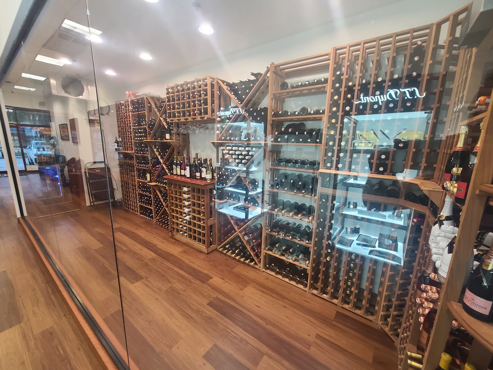 Ash & Vine Cigars photo 3