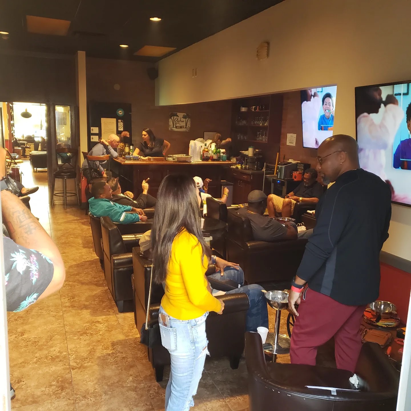 Ashes Cigar and Lounge photo 9