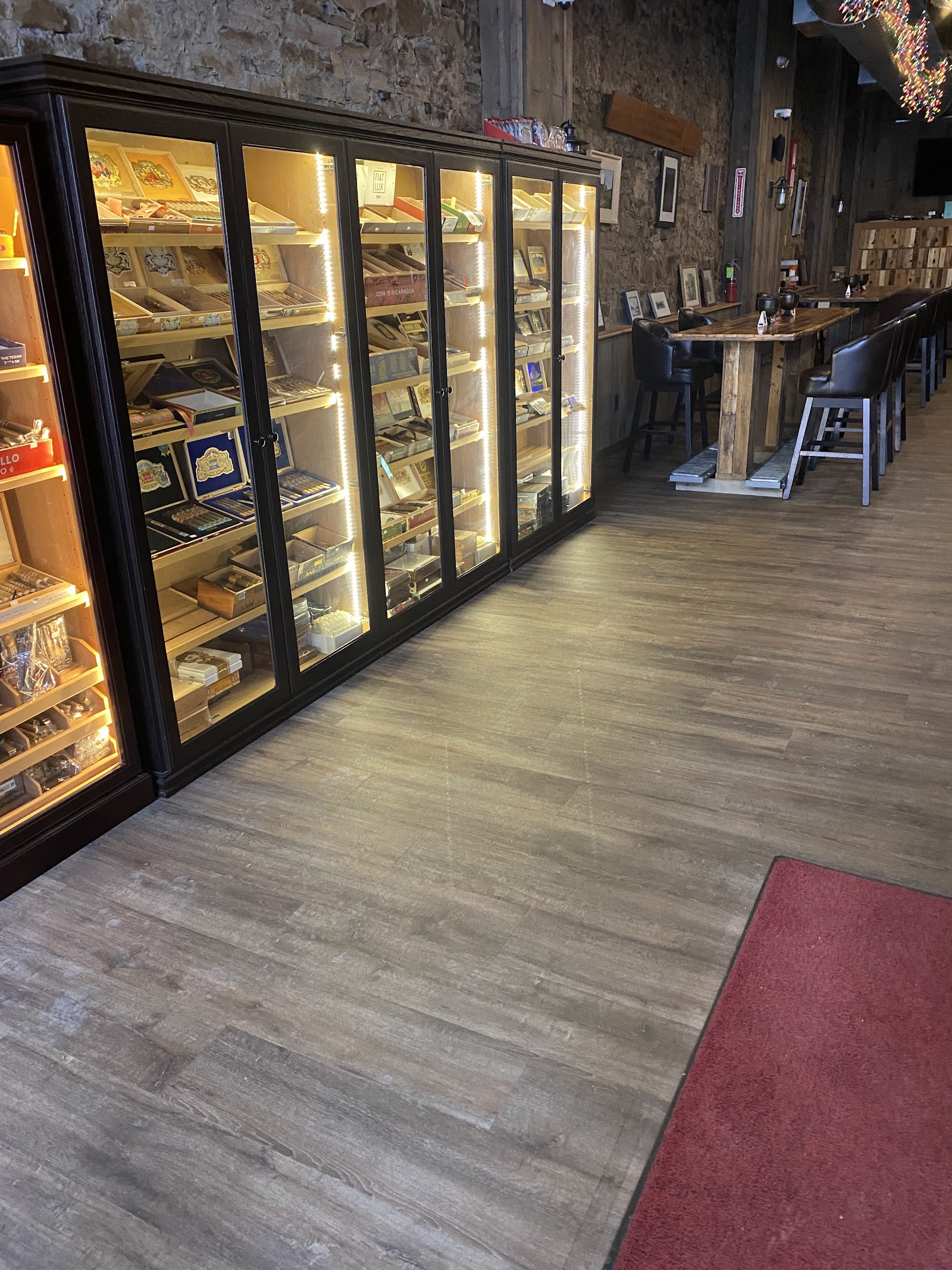 Austin's Cigar Lounge photo 2