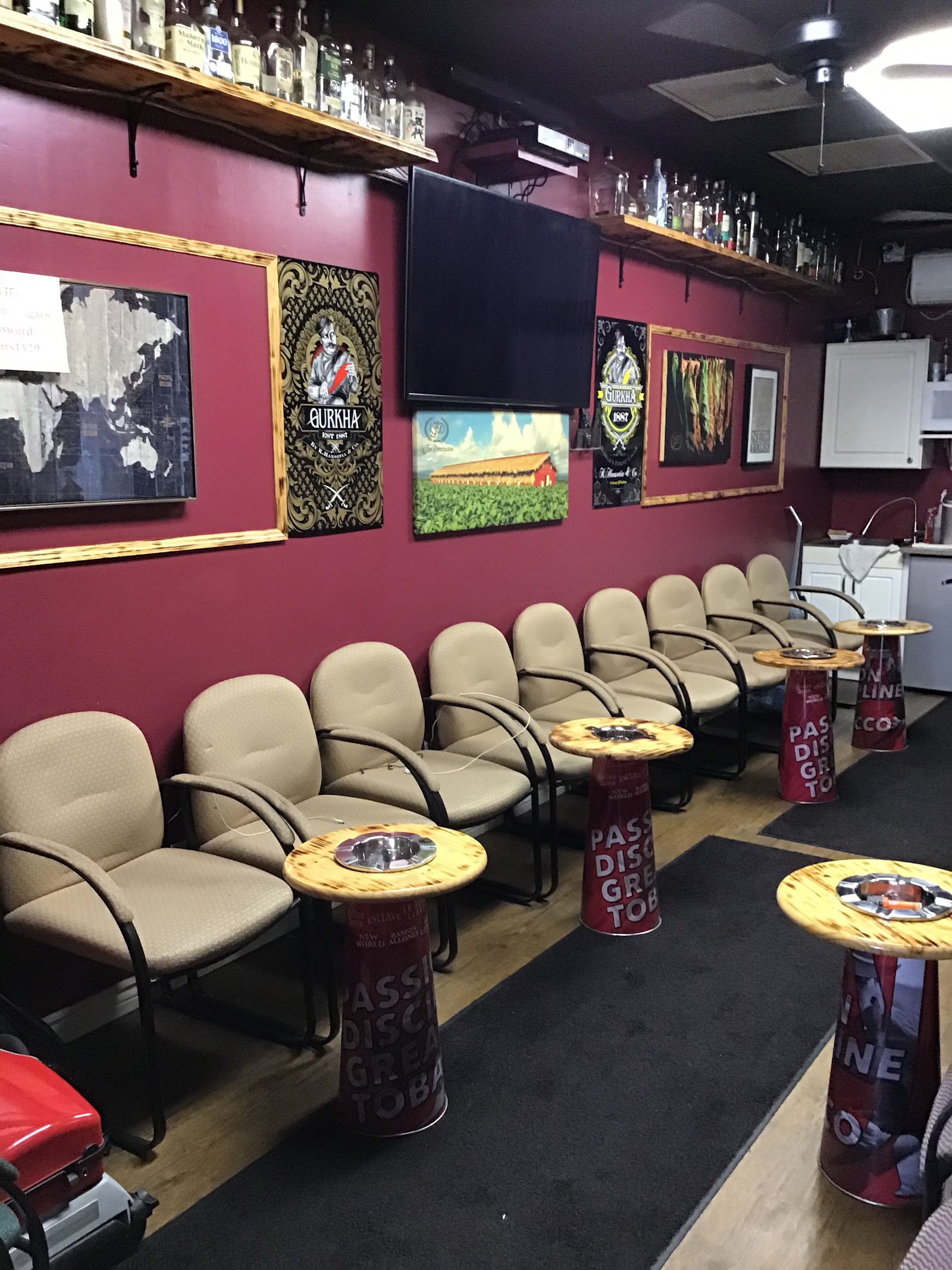 Avenue Cigar Lounge photo 8
