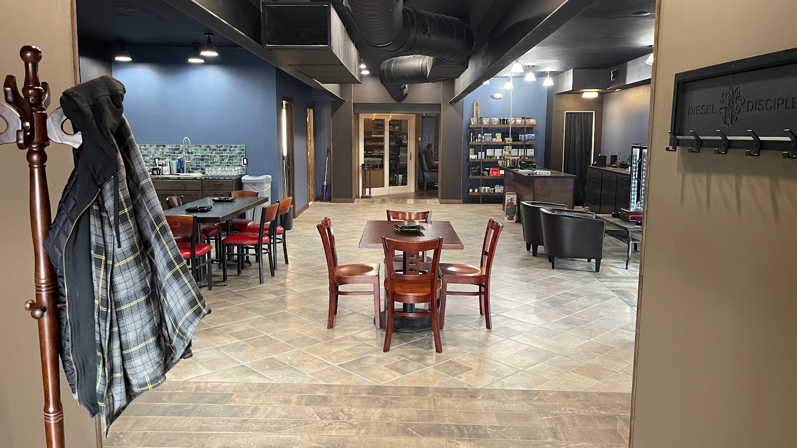B&G's Cigar Lounge