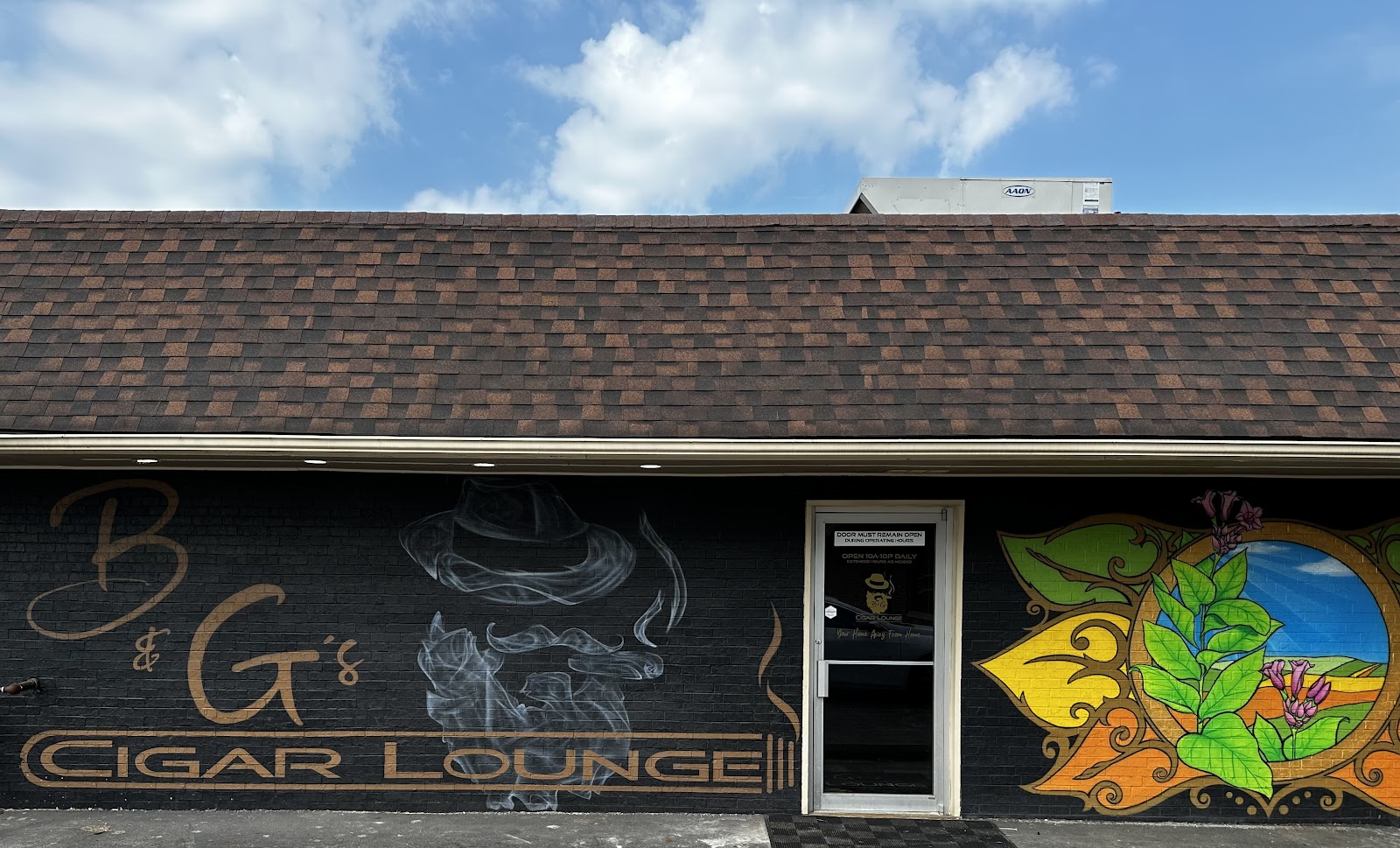 B&G's Cigar Lounge photo 4