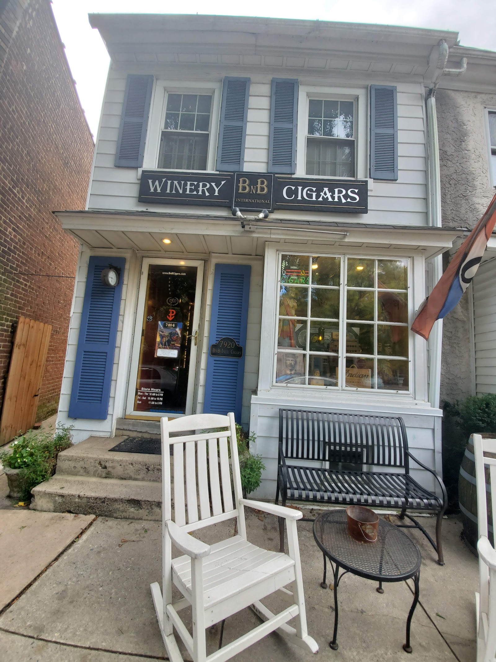 B n B International Cigars & Accessories