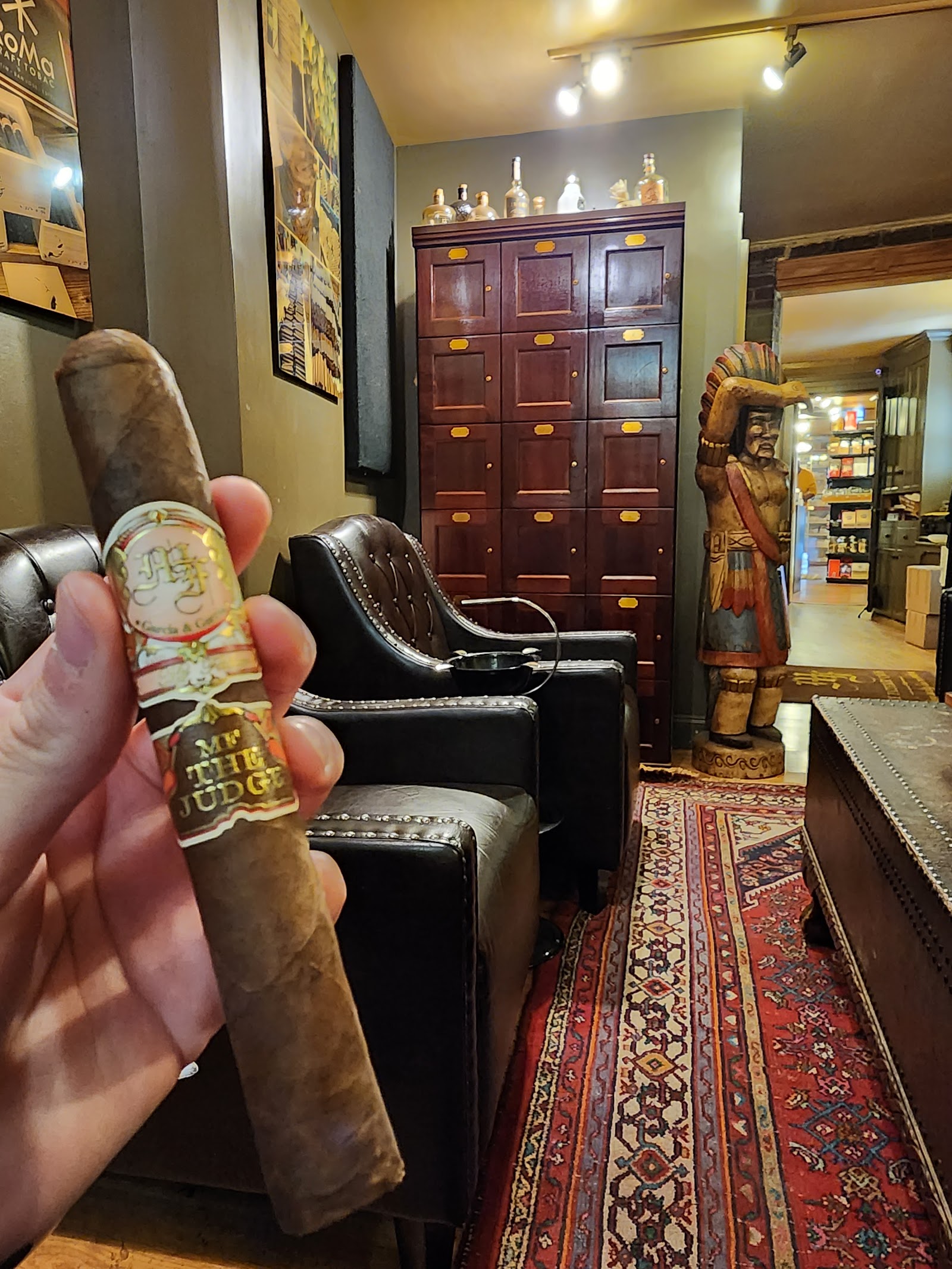 B n B International Cigars & Accessories photo 5