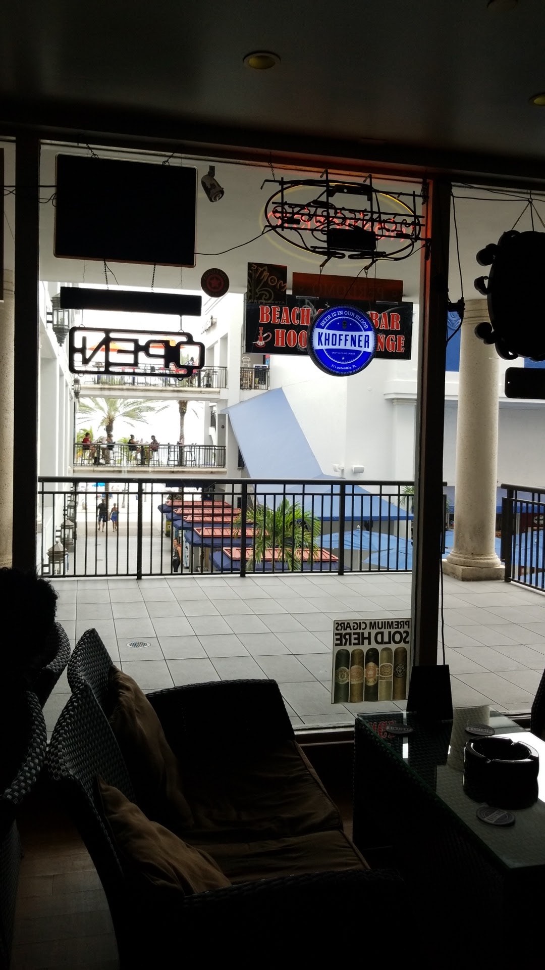 Beach Cigar Bar