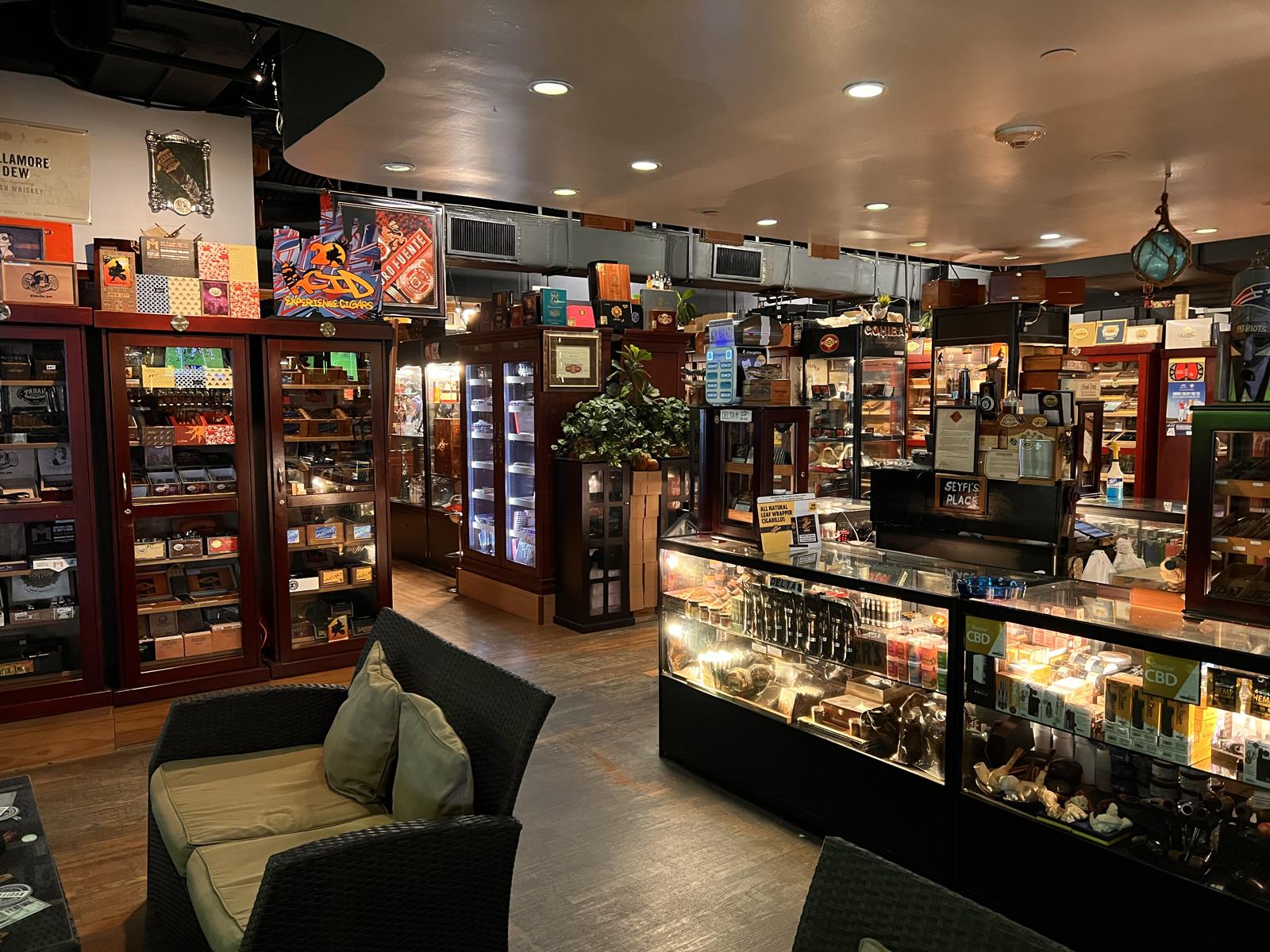Beach Cigar Bar photo 5