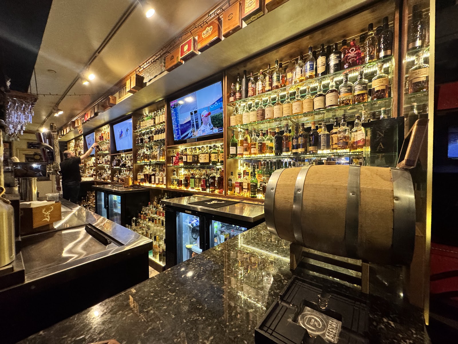 Beach Cigar Bar photo 7
