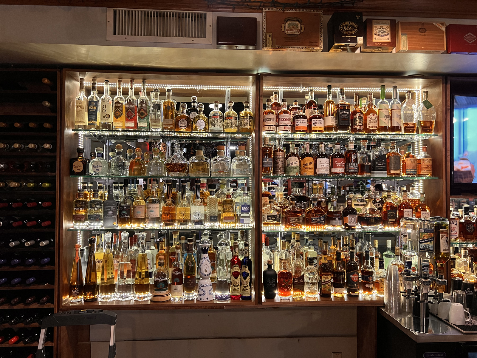 Beach Cigar Bar photo 9