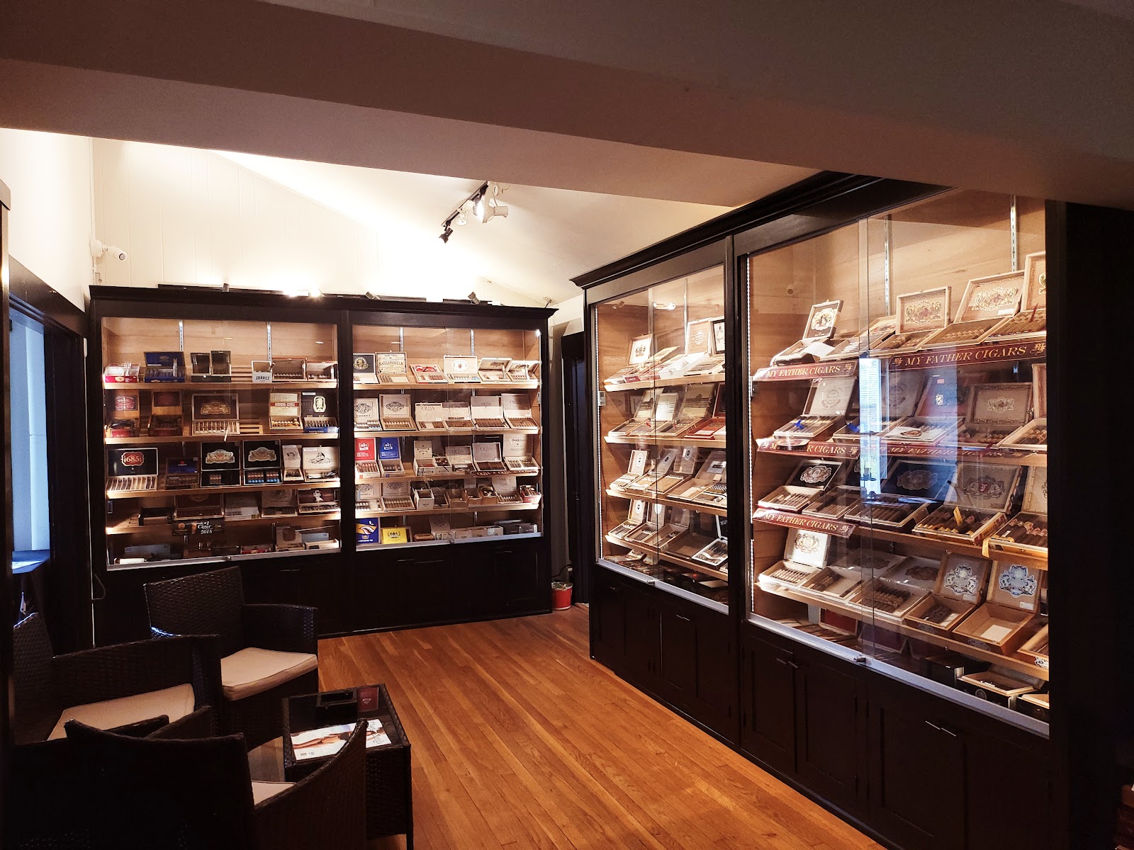 Beckel's Humidor photo 4