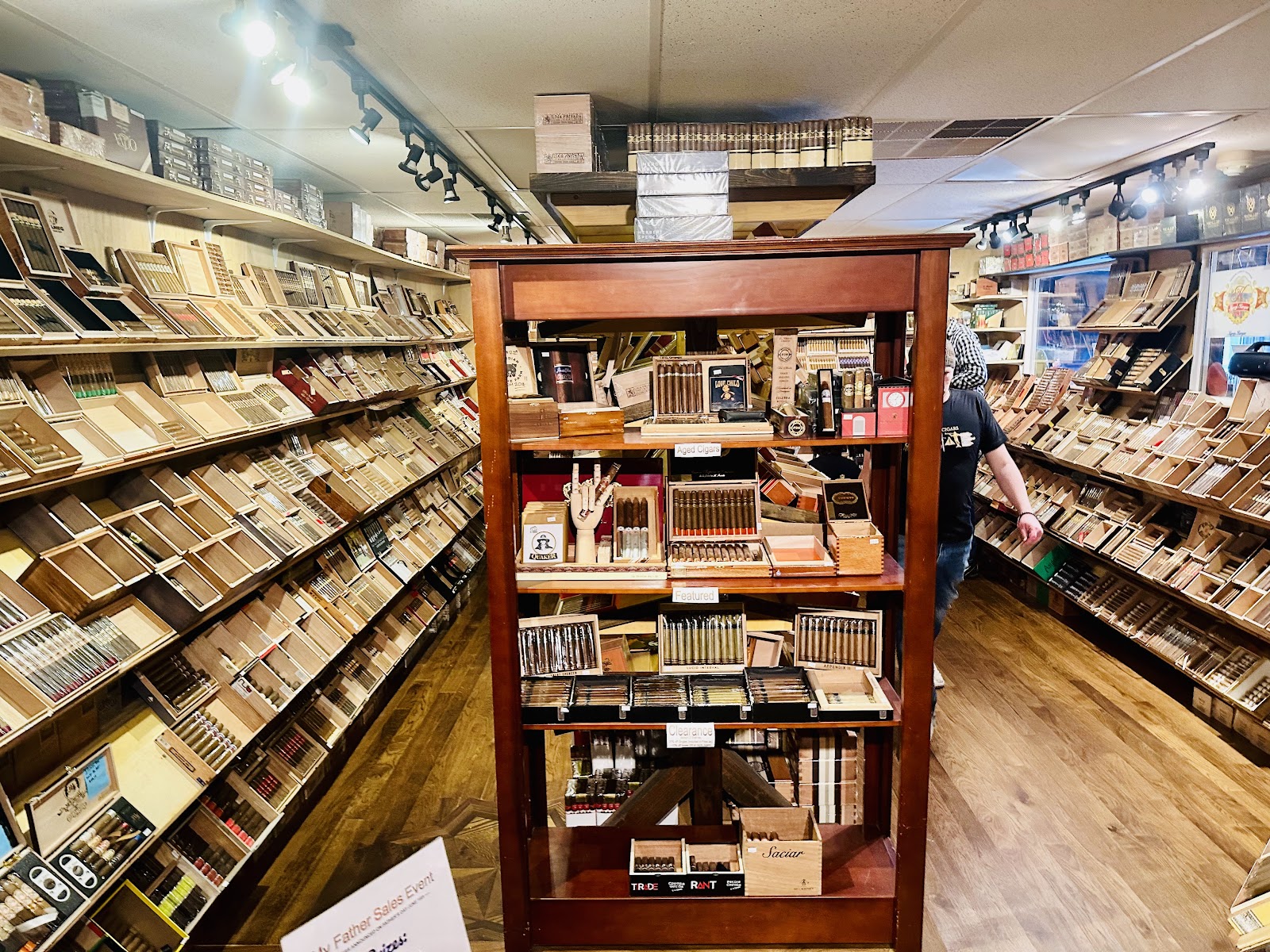 Beehive Cigars photo 2