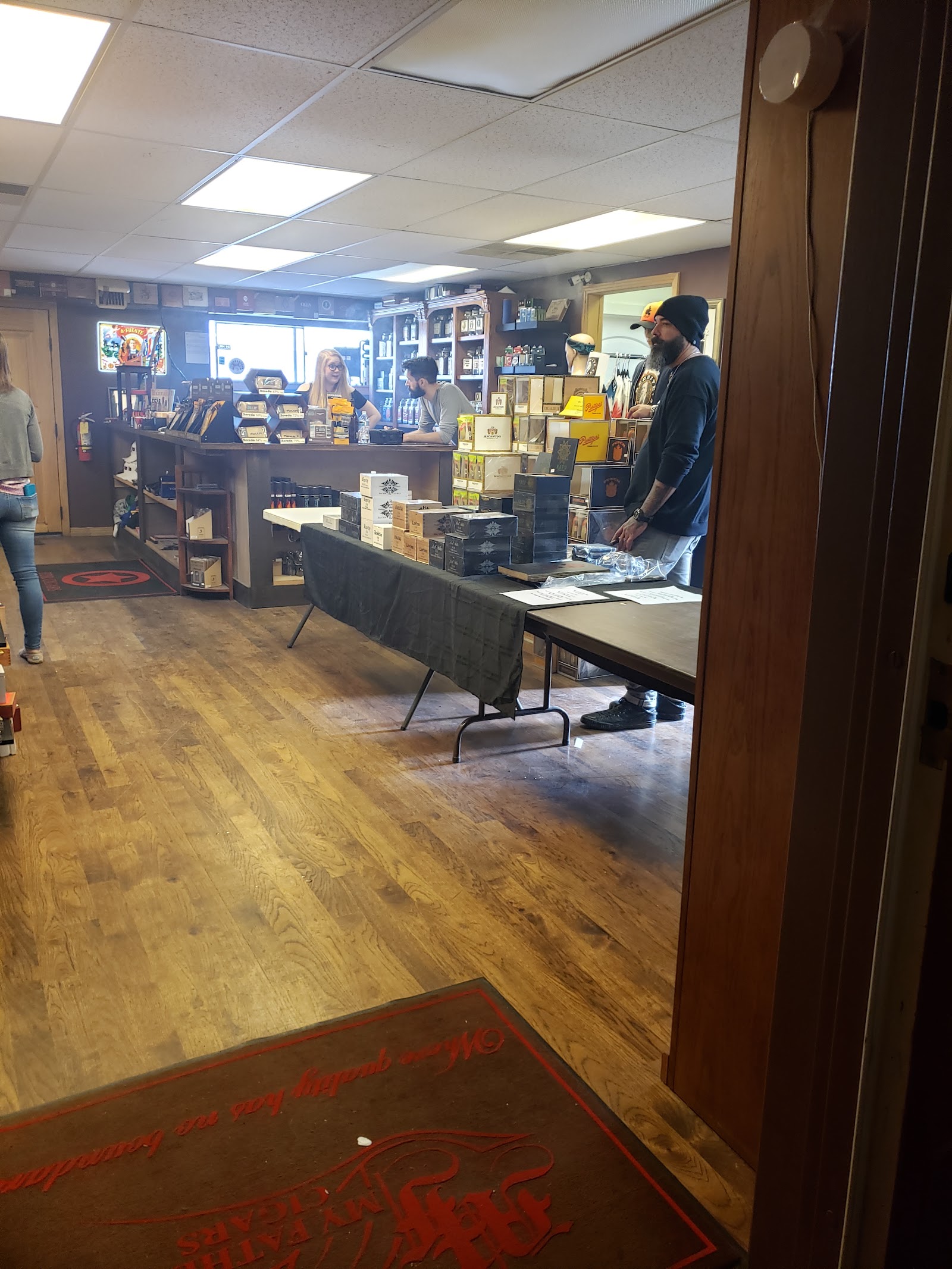 Beehive Cigars photo 6
