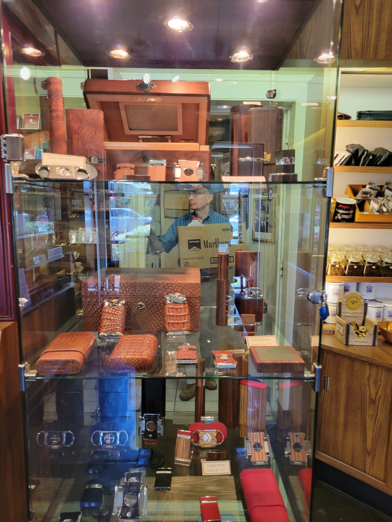 Bennington's Tobacconist photo 8