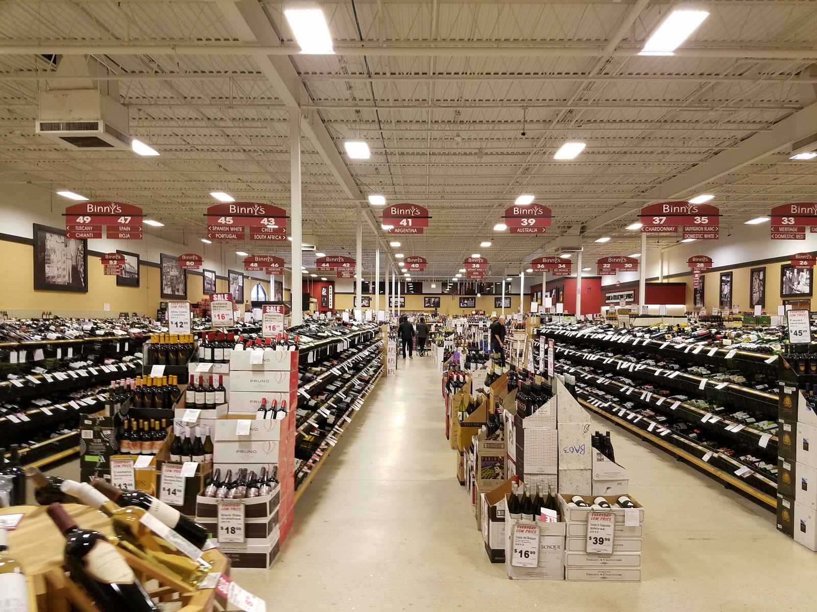 Binny's #24 - Chicago, IL (Lincoln Park) photo 7