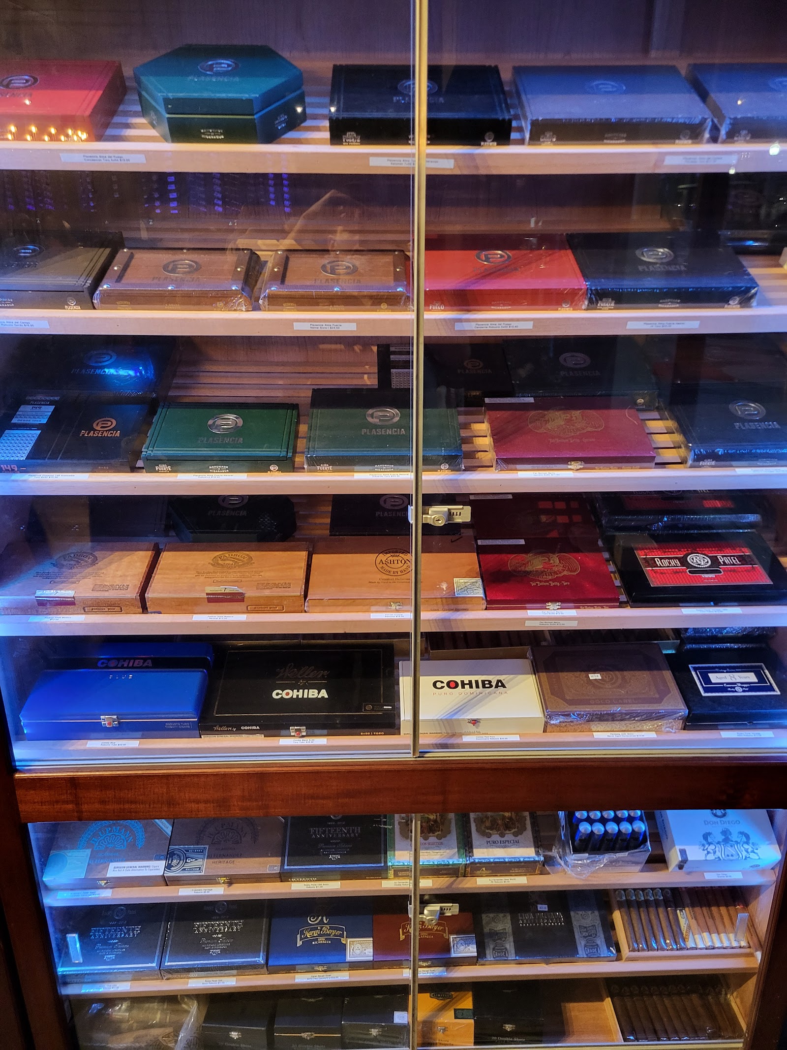 Black Leaf Cigar and Wine Lounge photo 9