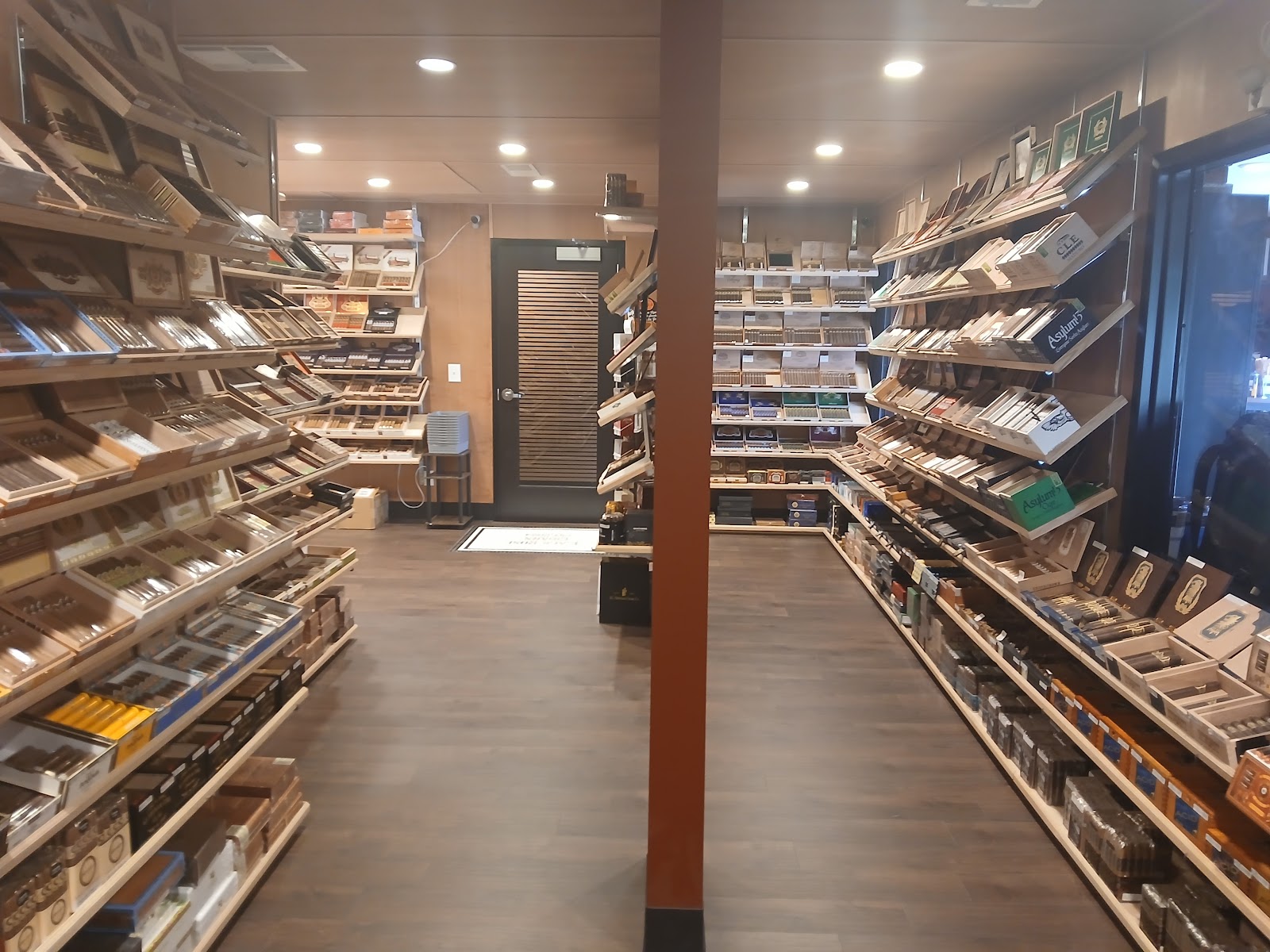Black Rose Cigars photo 9