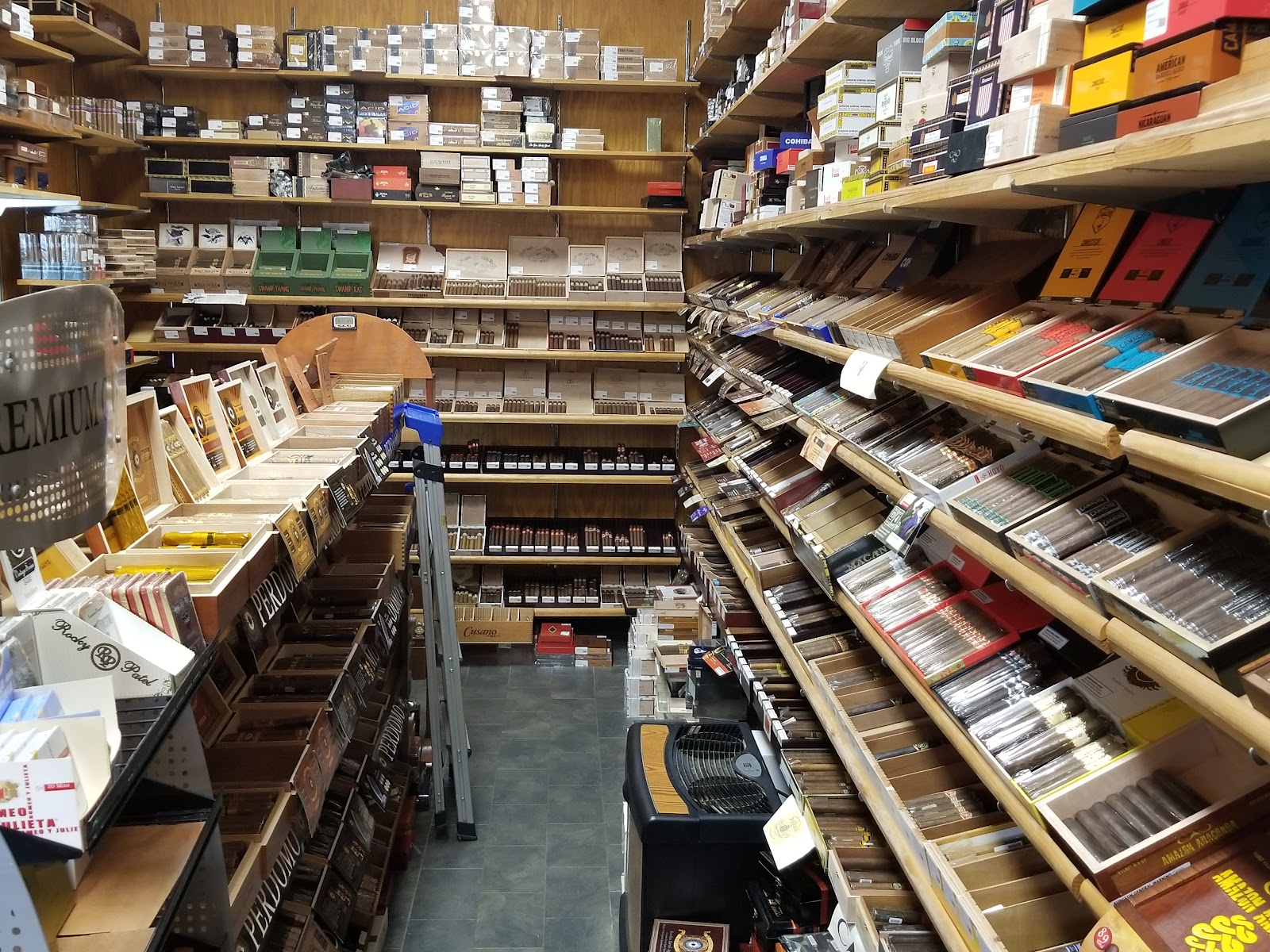 Blue Havana II Cigars & Gifts