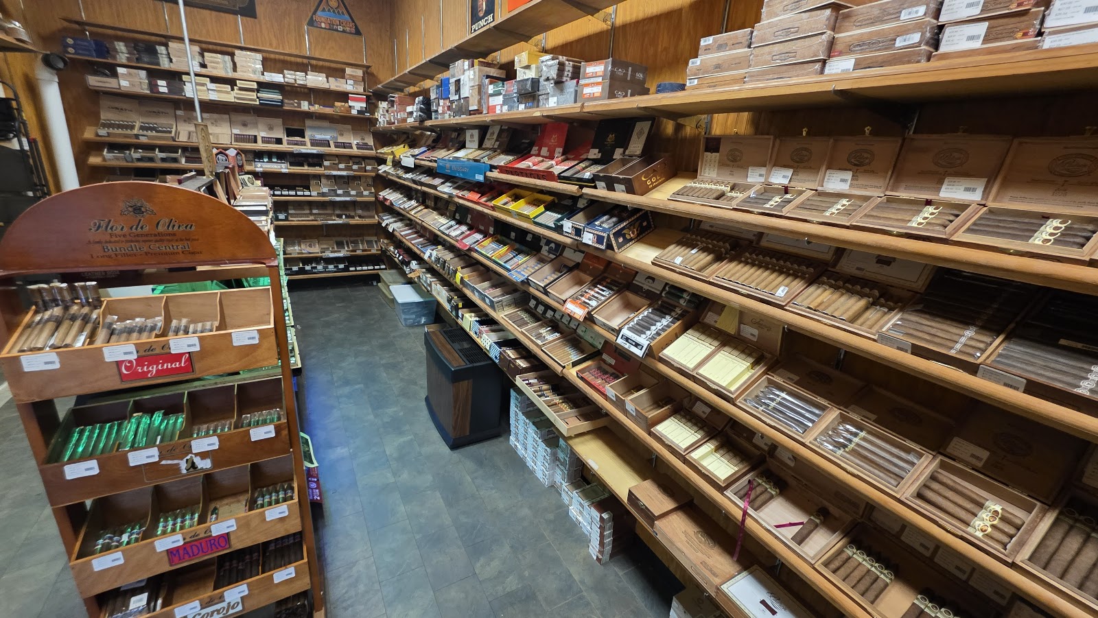 Blue Havana II Cigars & Gifts photo 5