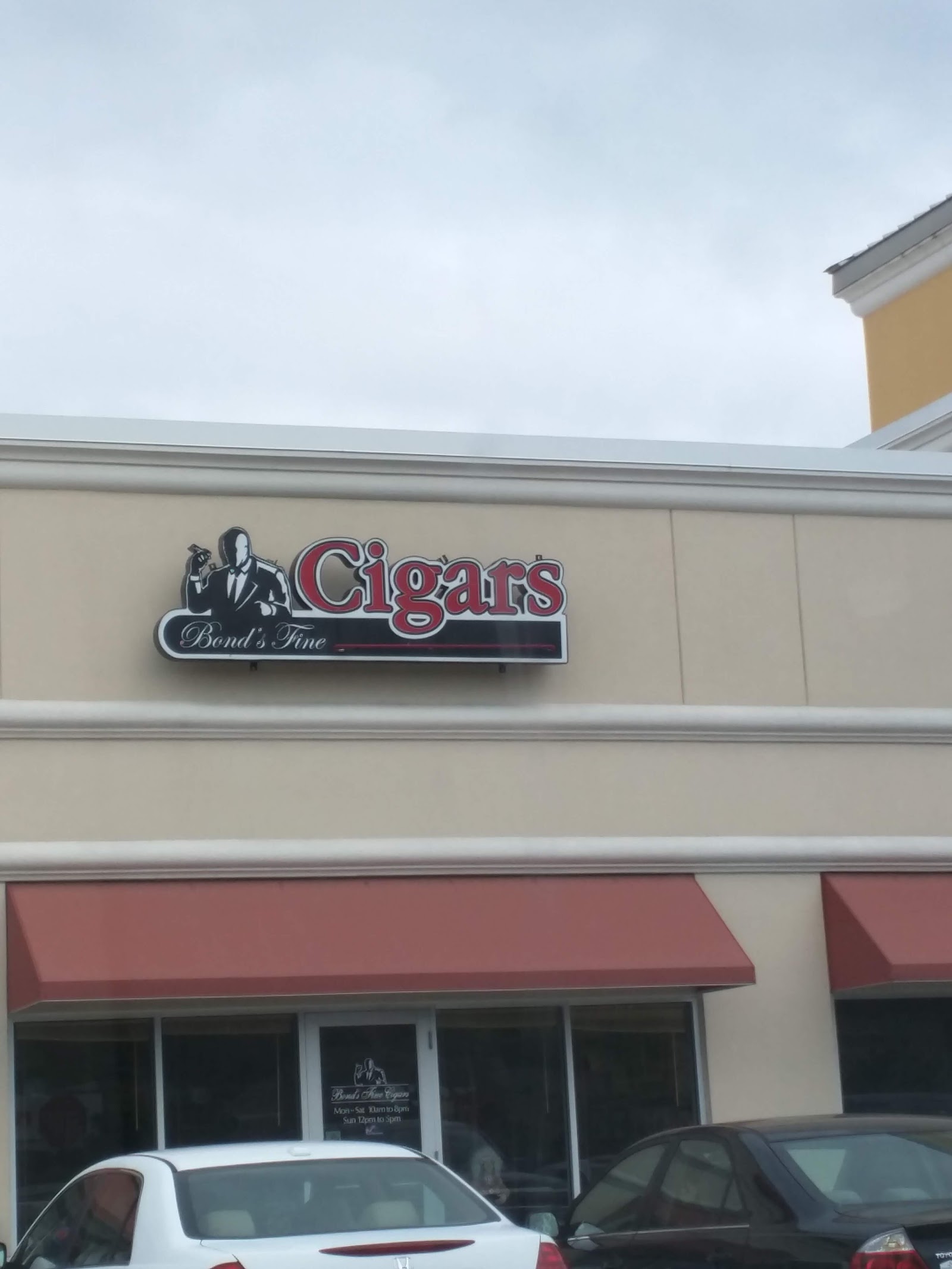Bonds Fine Cigar Shoppe photo 3