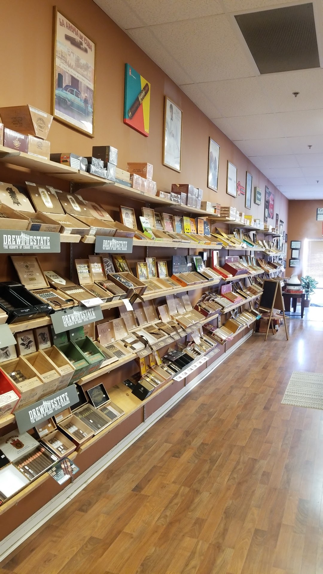 Bonds Fine Cigar Shoppe photo 9