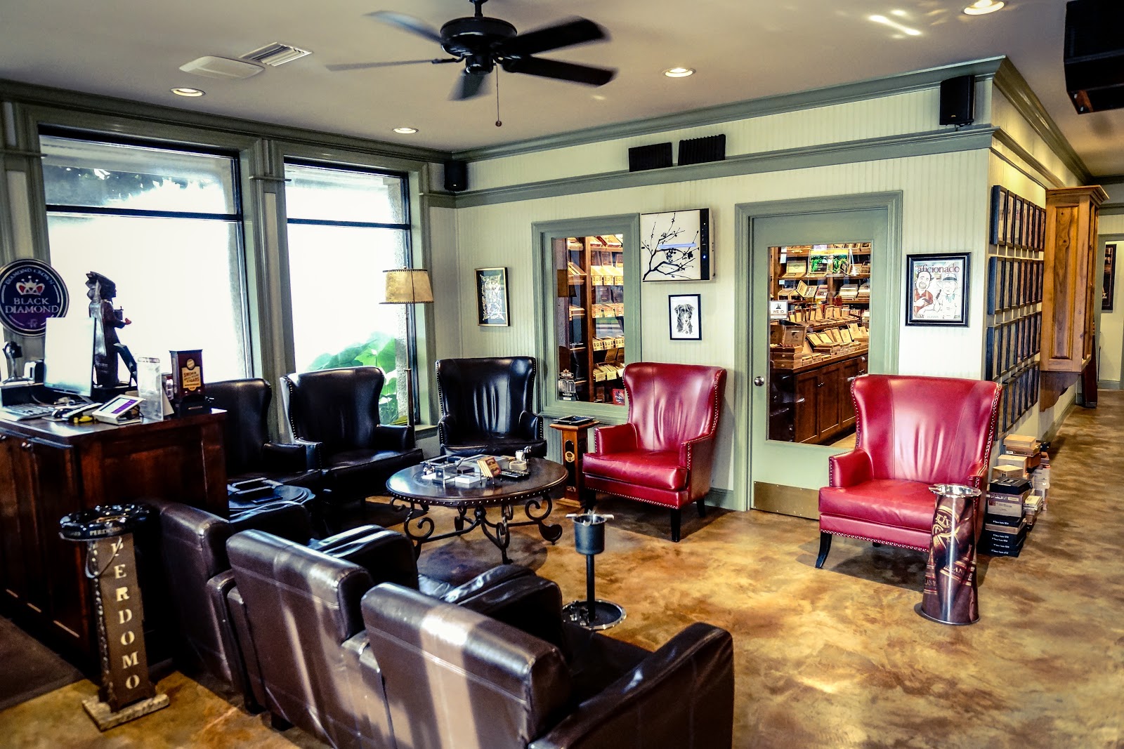 Bouch's Premium Cigars, Accessories & More photo 3