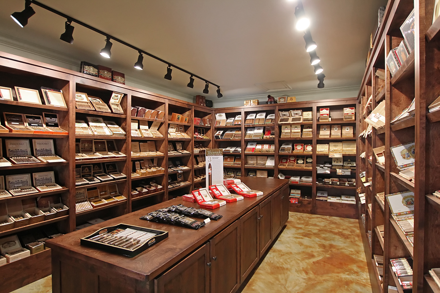 Bouch's Premium Cigars, Accessories & More photo 8