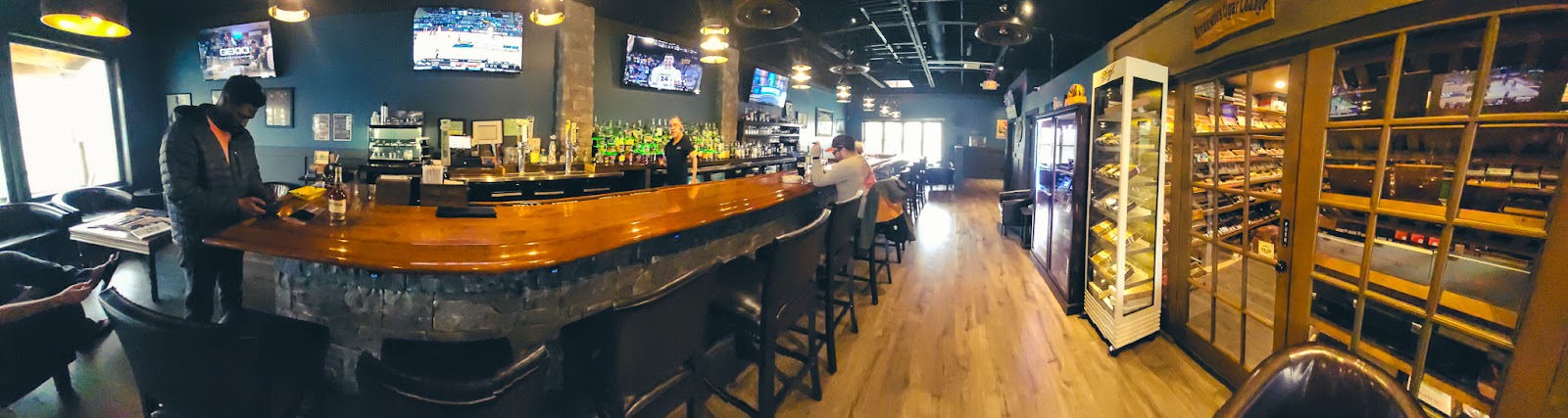 Breakwaters Cigar & Whiskey Lounge LLC photo 3