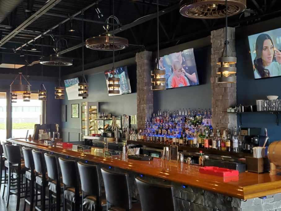 Breakwaters Cigar & Whiskey Lounge LLC photo 6