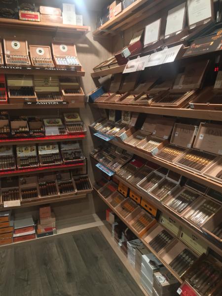 Breakwaters Cigar & Whiskey Lounge LLC photo 8