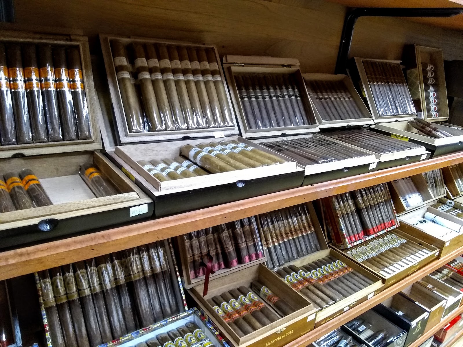 Brennan's Smoke Shop - Taunton photo 8